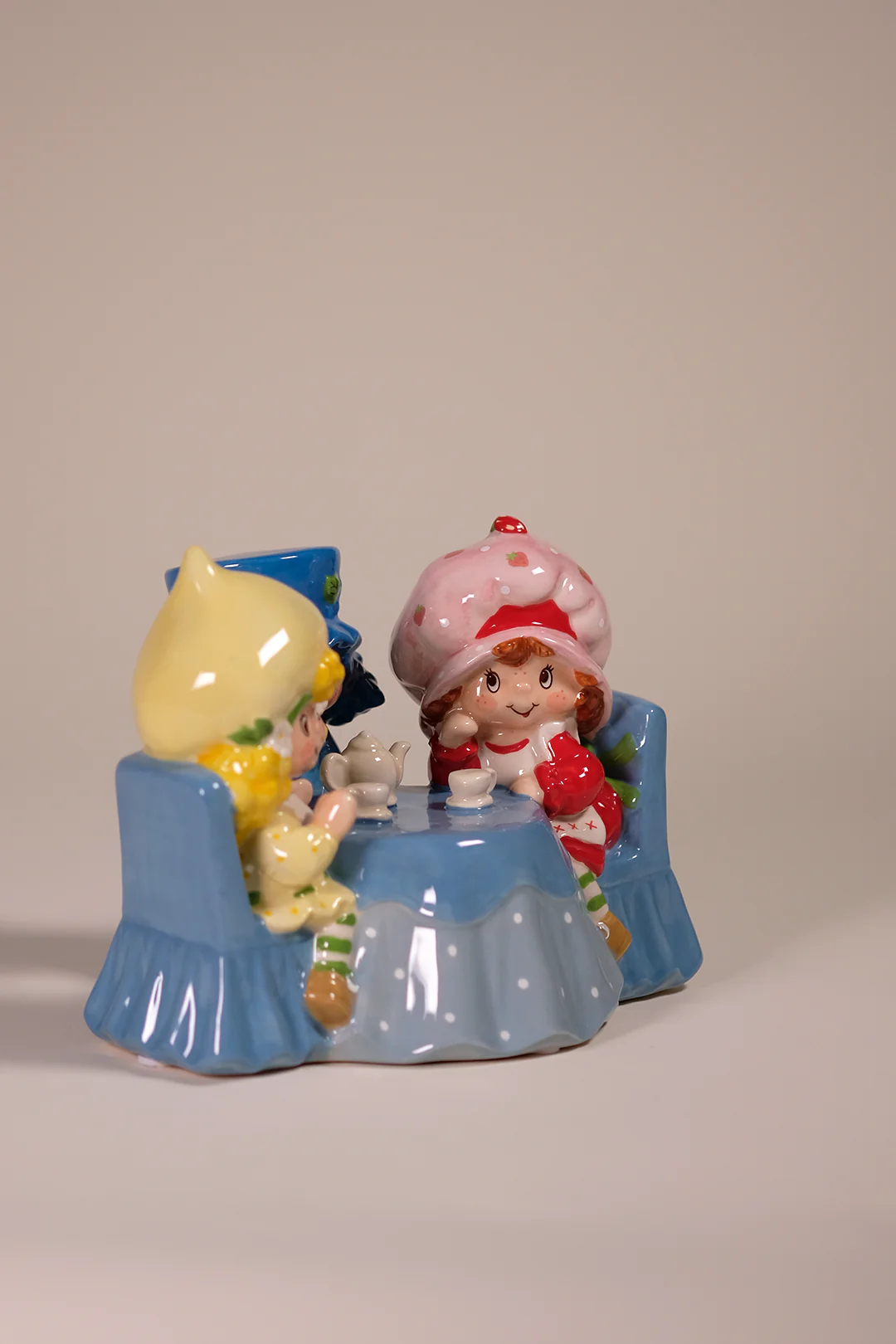 Berry Sweet Tea Party Figurine - Image 4