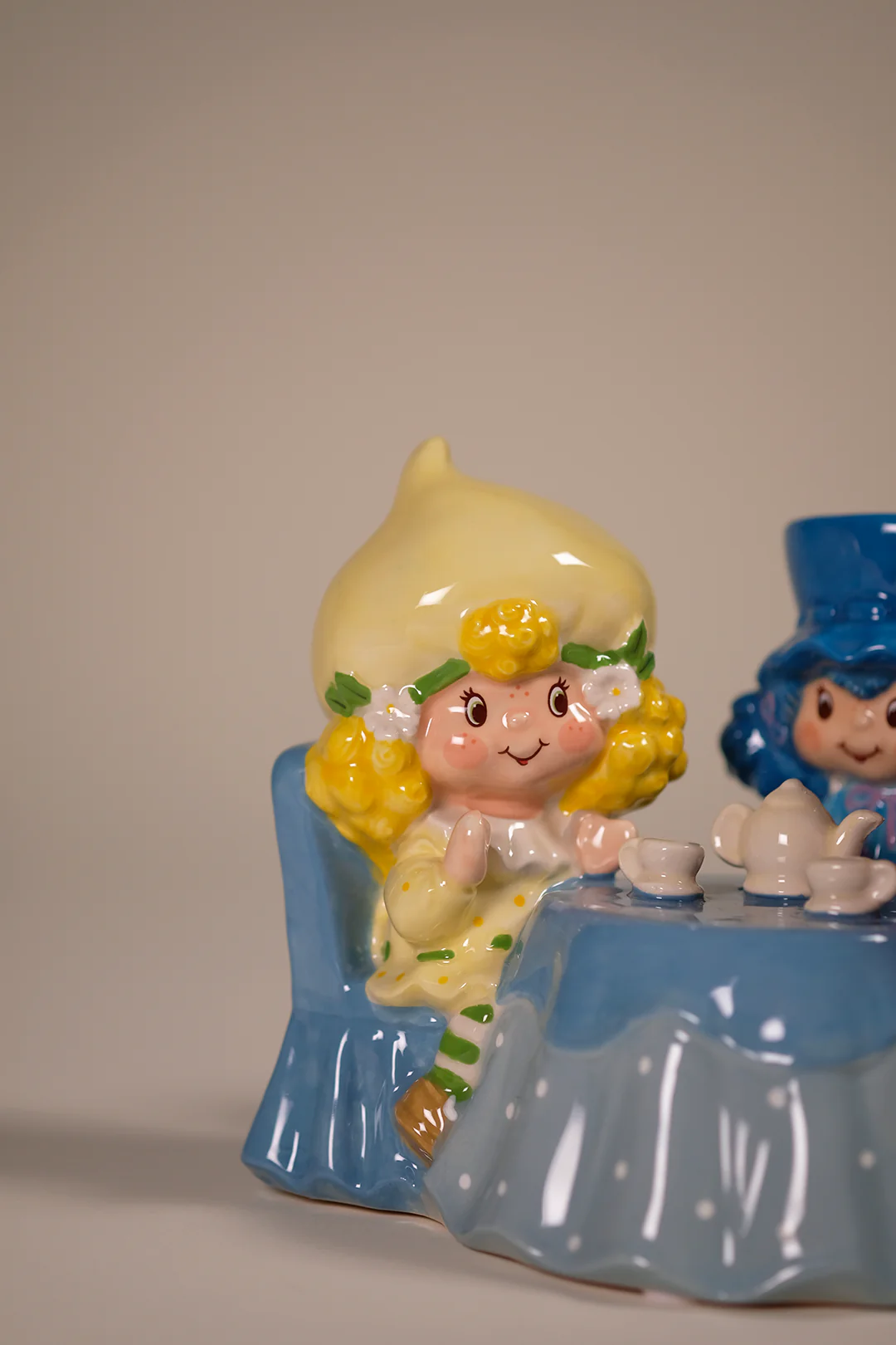 Berry Sweet Tea Party Figurine - Image 7