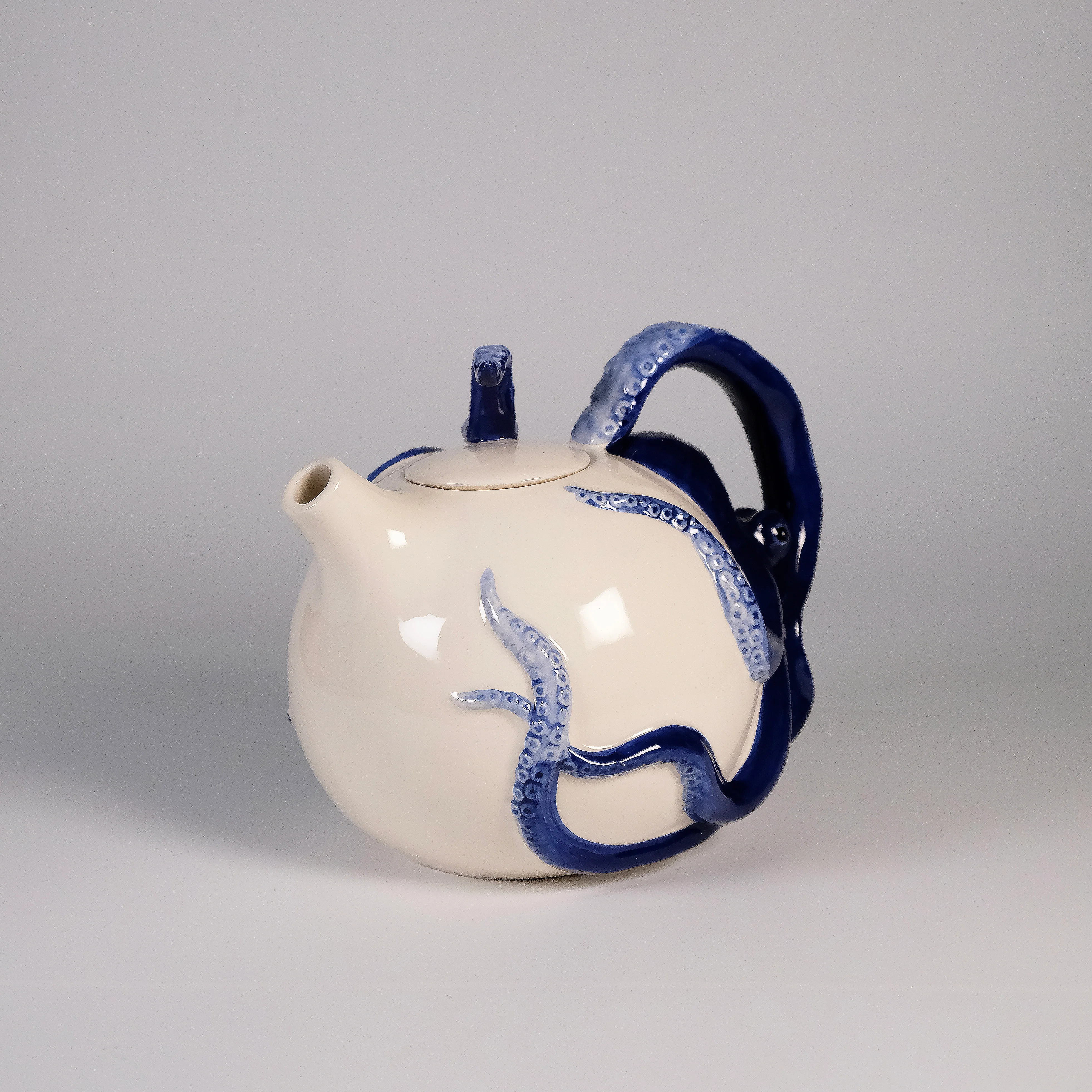 Blue Circular Octopus Teapot - Image 2