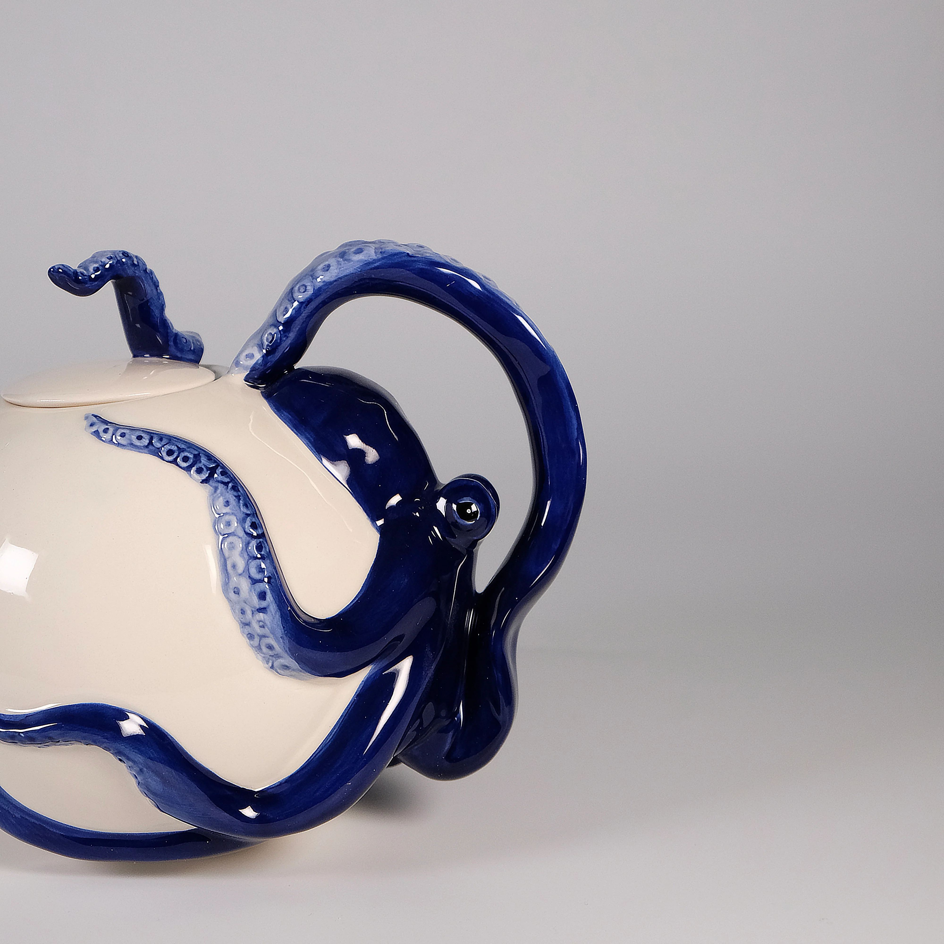 Blue Circular Octopus Teapot - Image 6