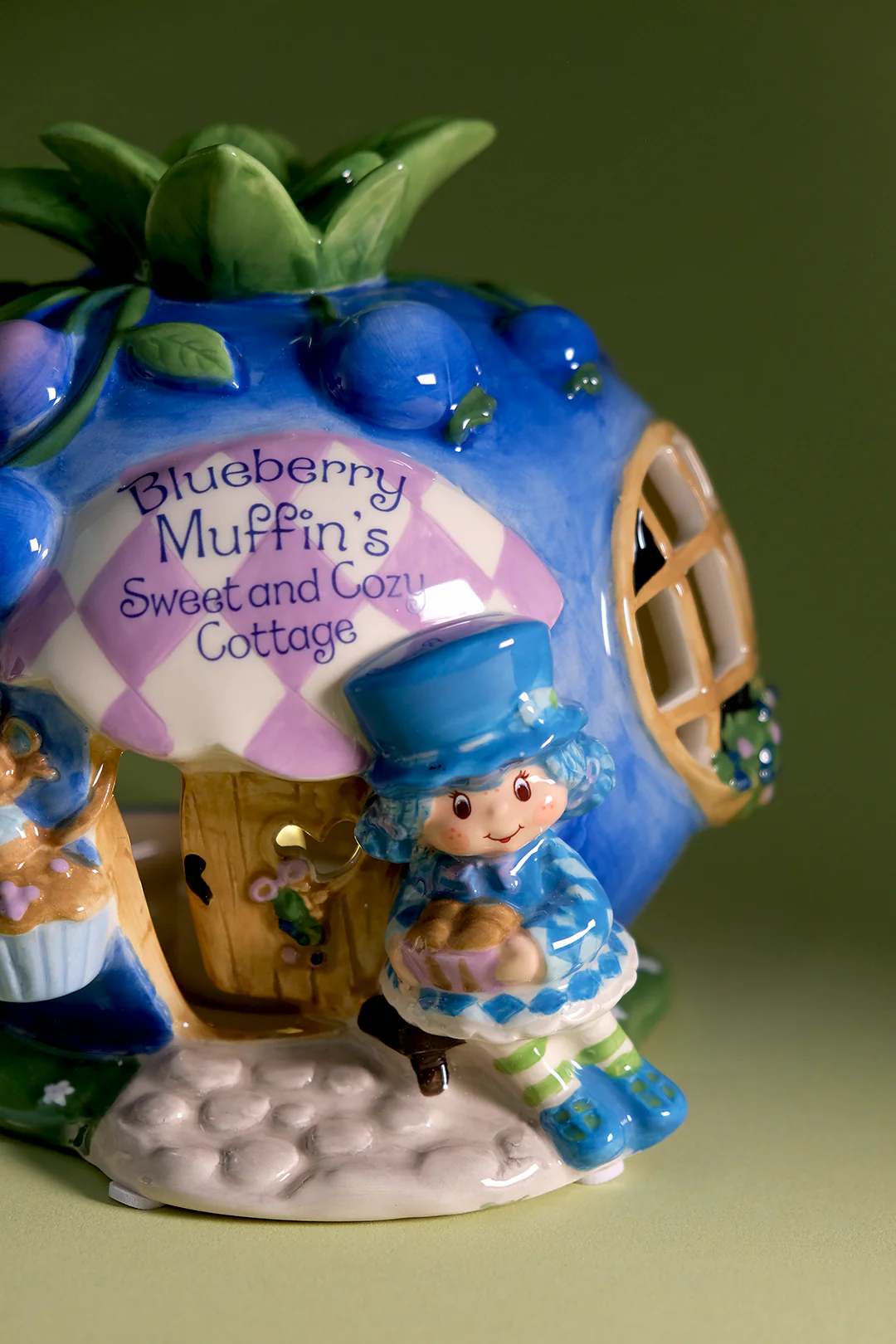 Blueberry Muffin's Sweet and Cozy Cottage Candle House - Image 5