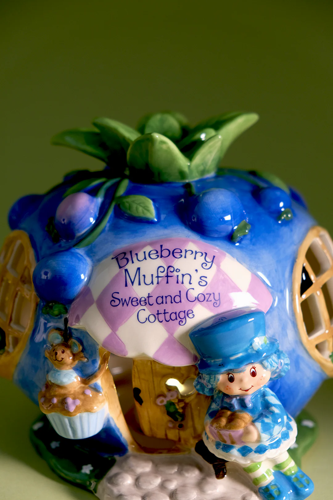 Blueberry Muffin's Sweet and Cozy Cottage Candle House - Image 6