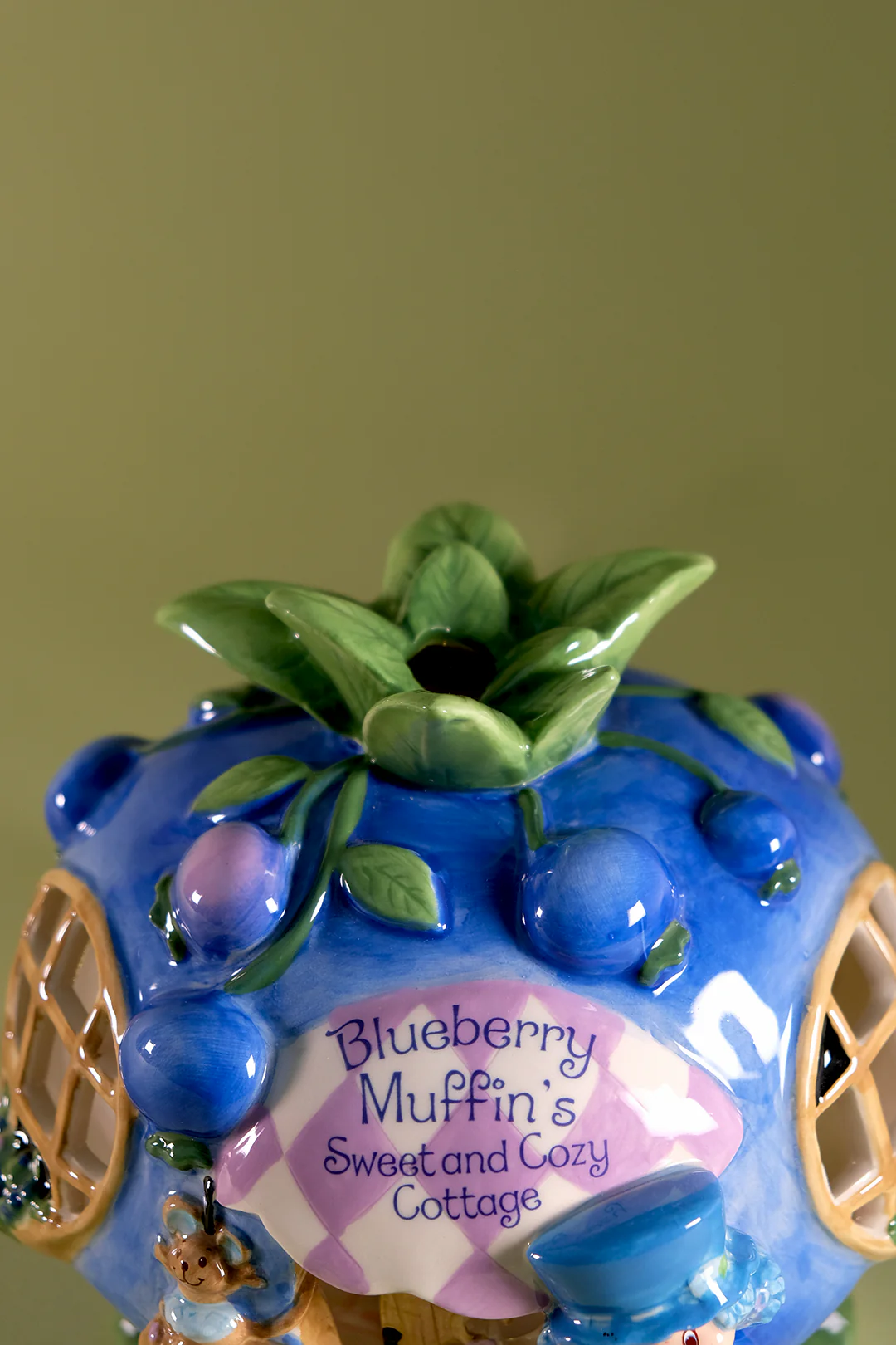 Blueberry Muffin's Sweet and Cozy Cottage Candle House - Image 9
