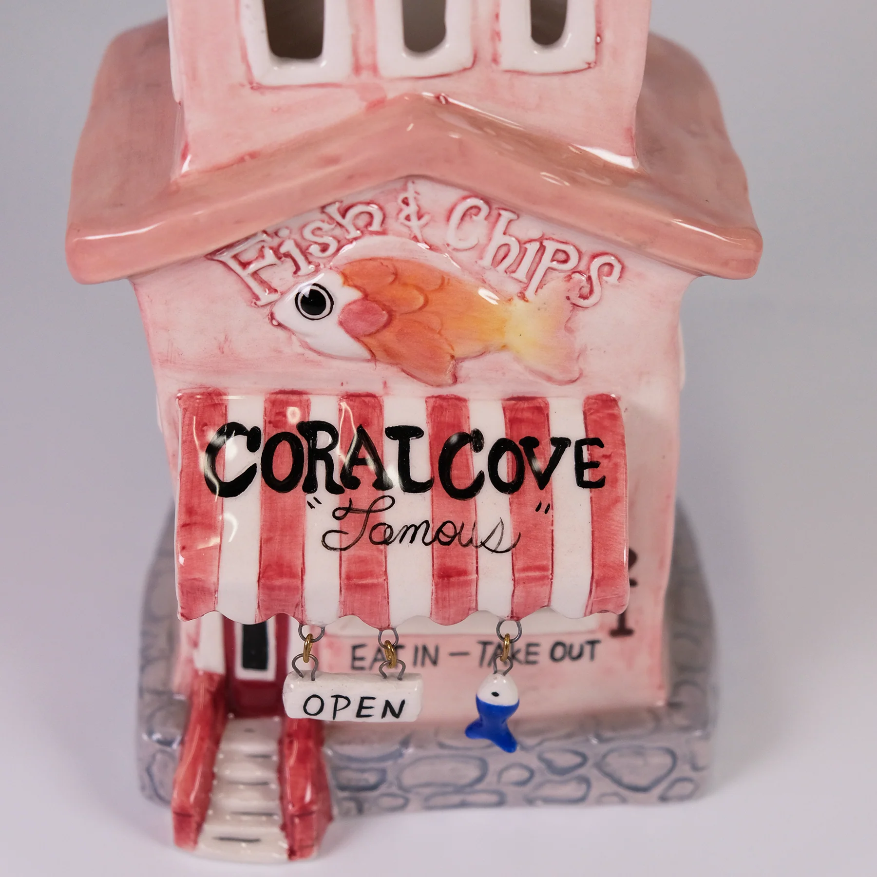 Clayworks Coral Cove Fish Chips Candle House - Image 7