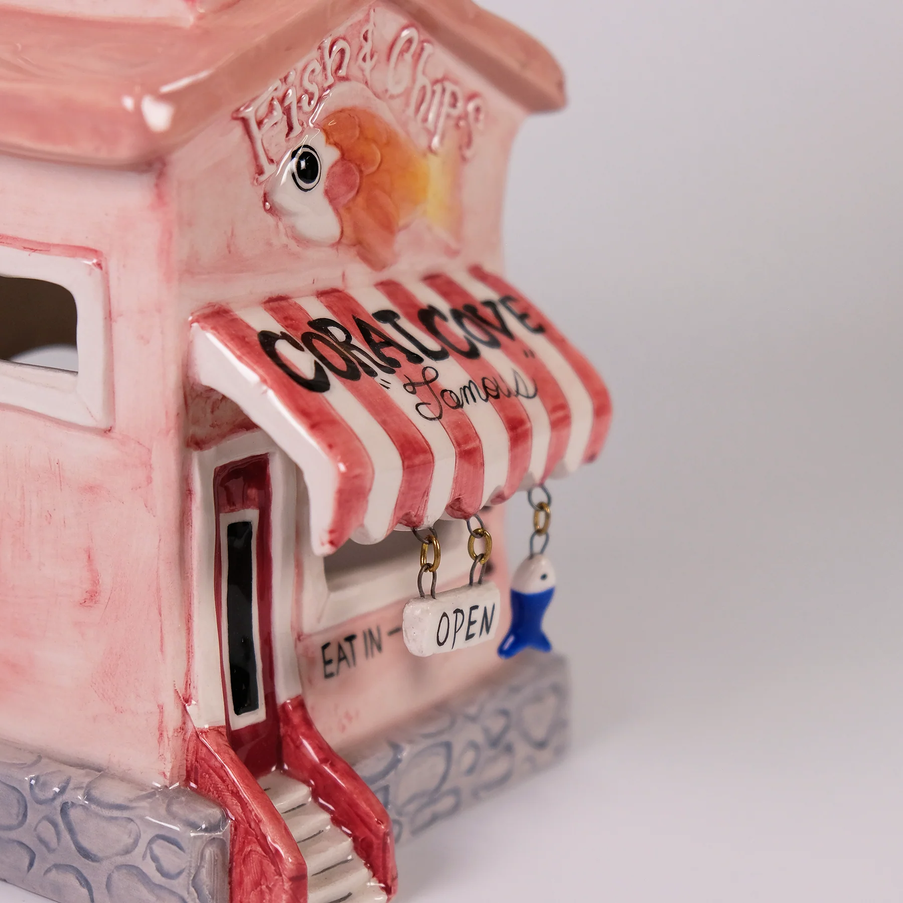 Clayworks Coral Cove Fish Chips Candle House - Image 8
