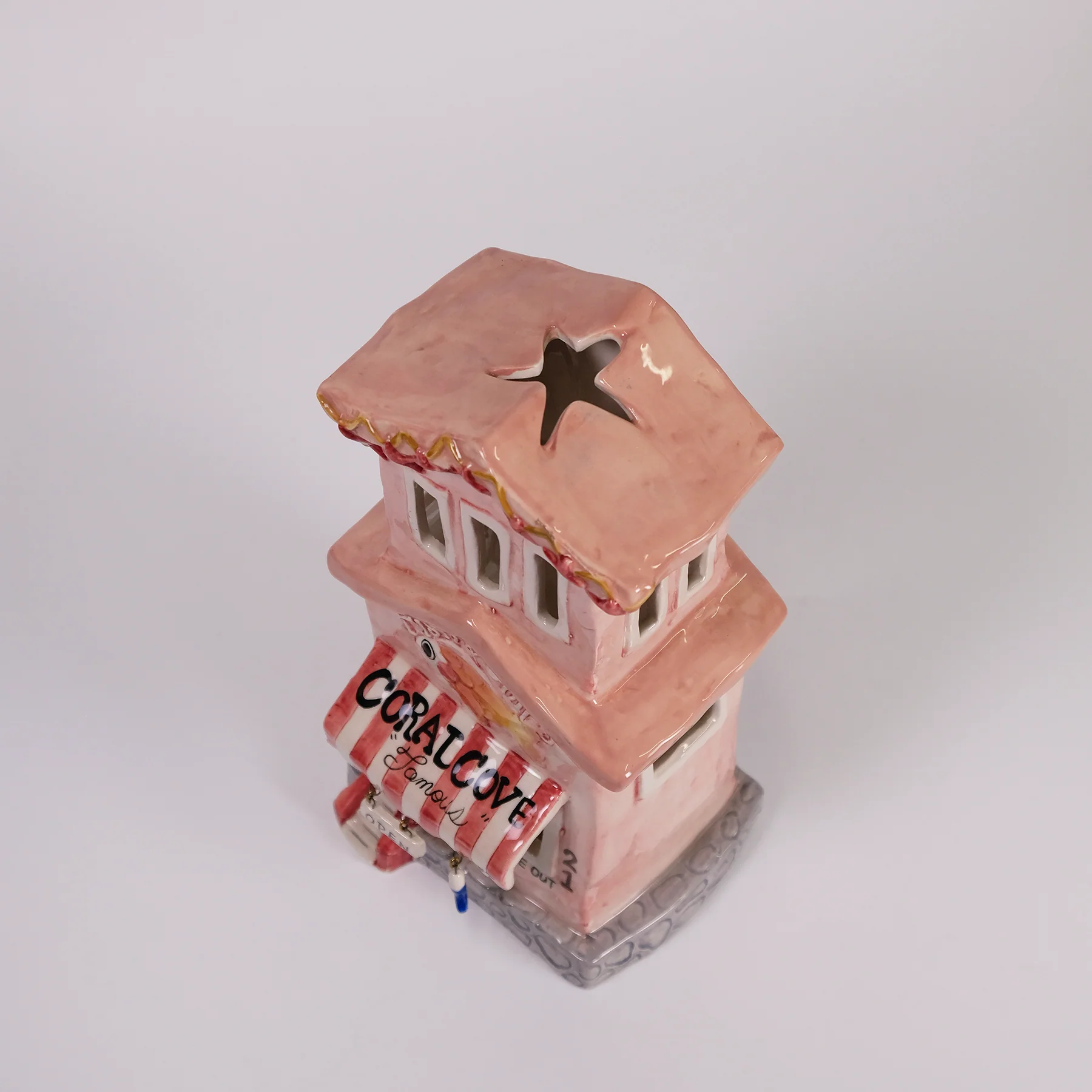 Clayworks Coral Cove Fish Chips Candle House - Image 9