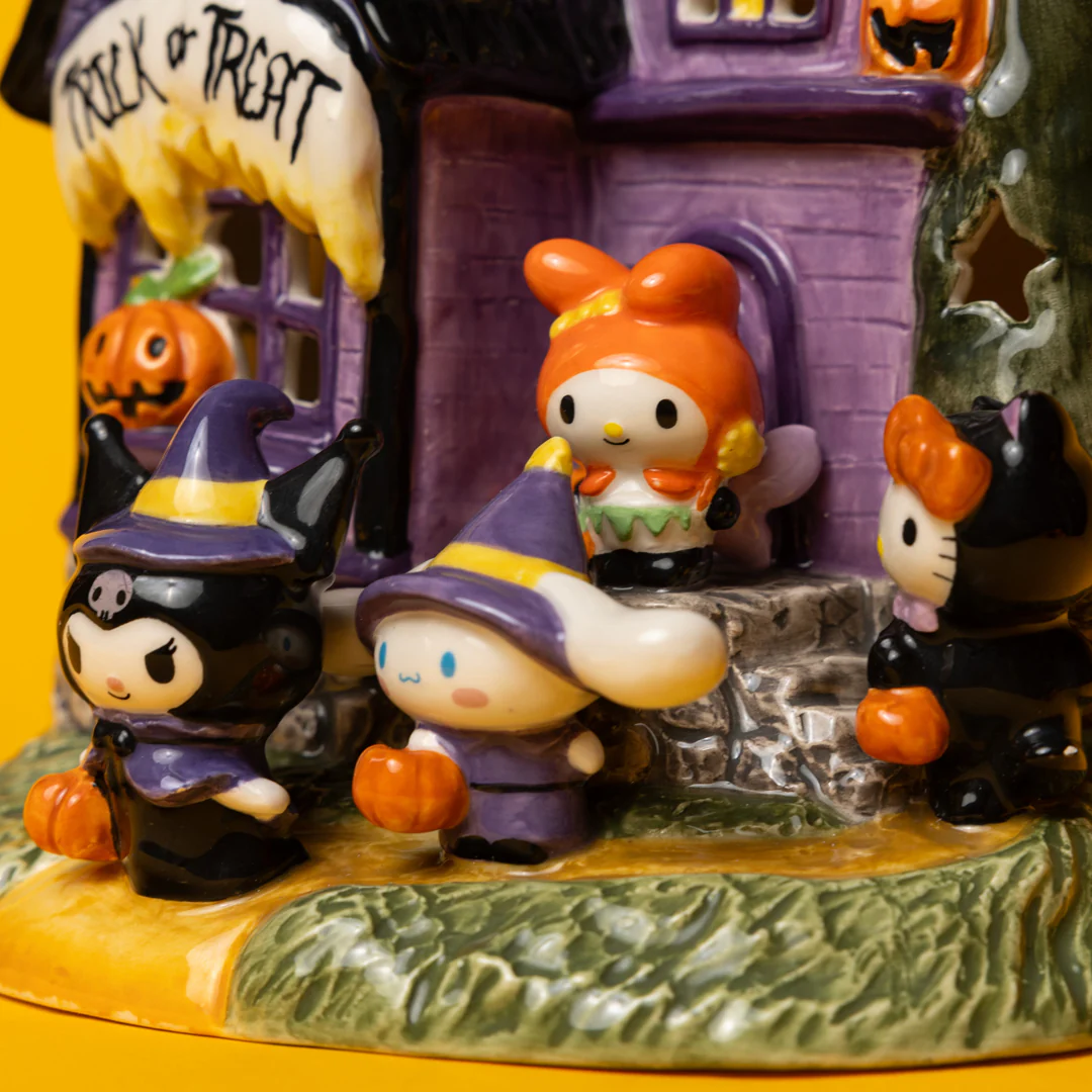 Clayworks Hello Kitty and Friends Trick or Treat Candle House - Image 3