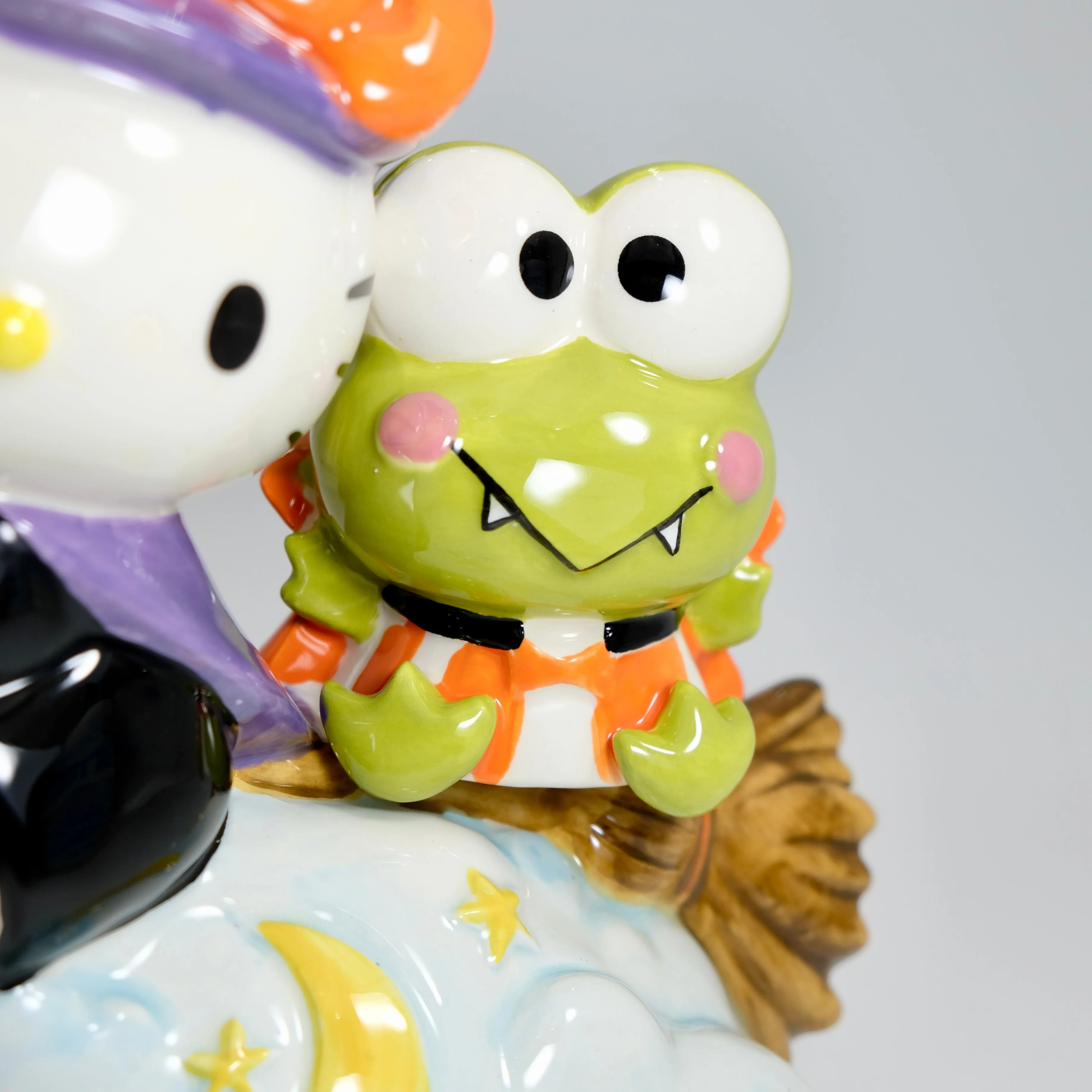Hello Kitty and Keroppi figurine - Image 3