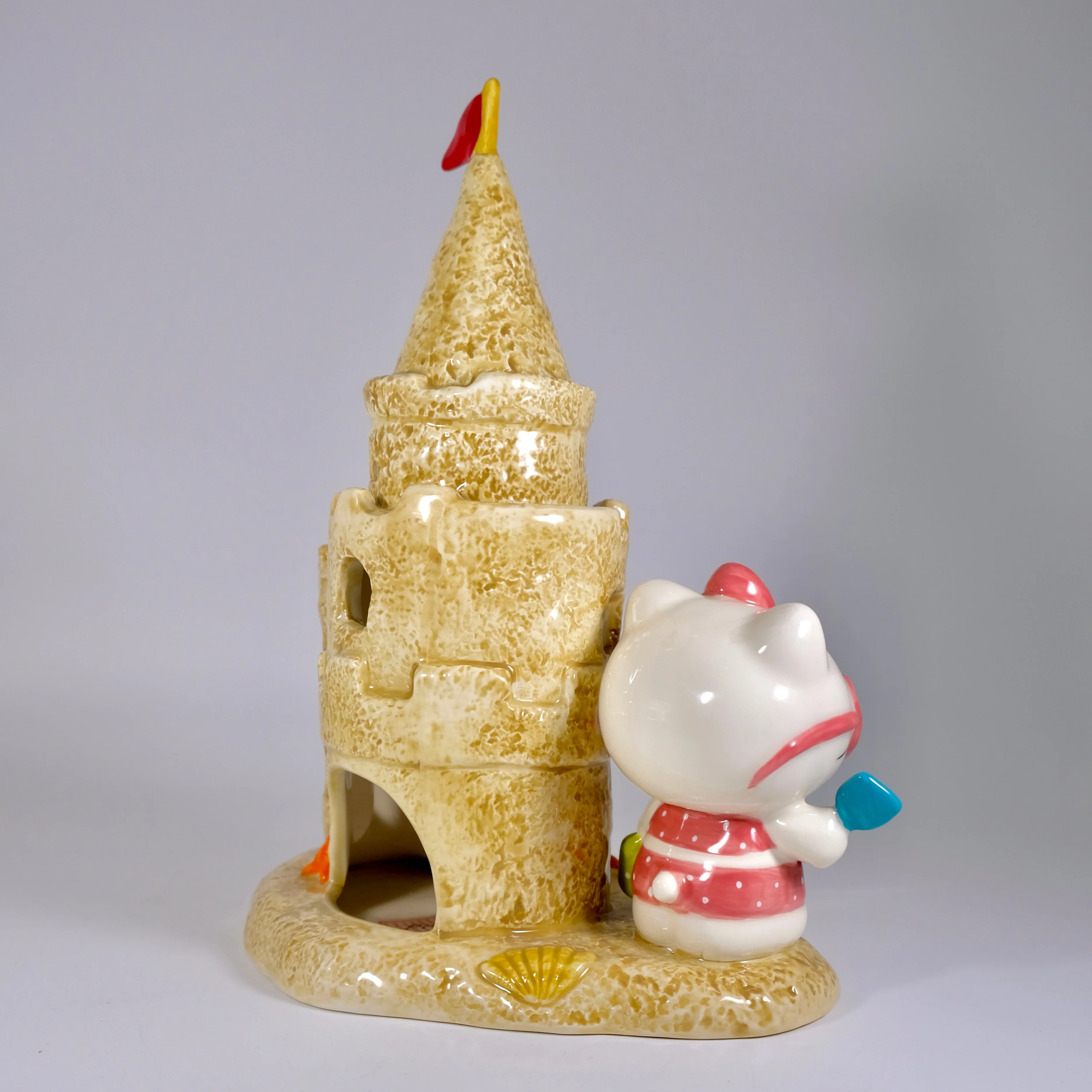 Hello Kitty Sand Castle Candle House - Image 9