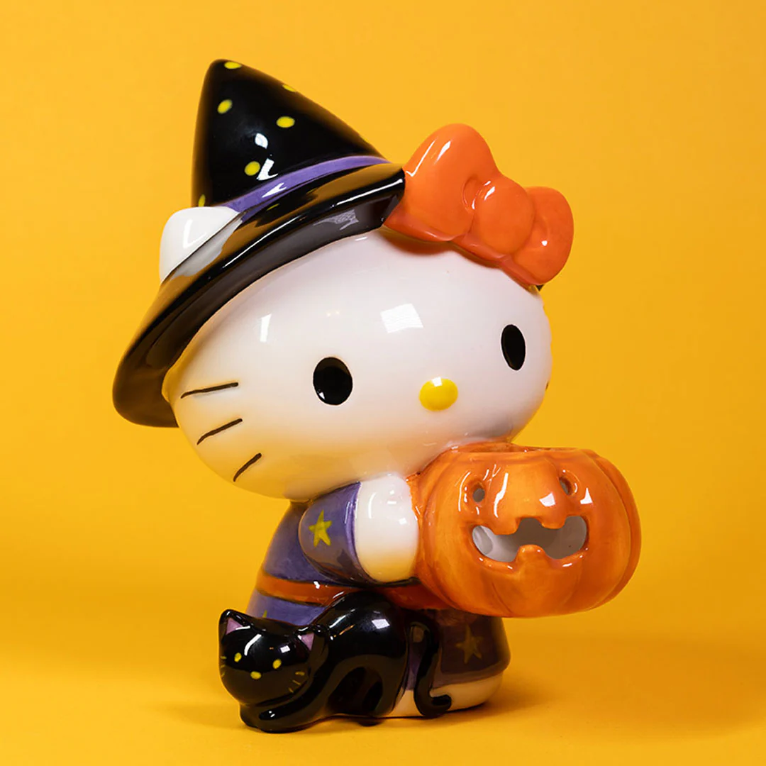 Clayworks Hello Kitty Trick or Treat Witch Figurine