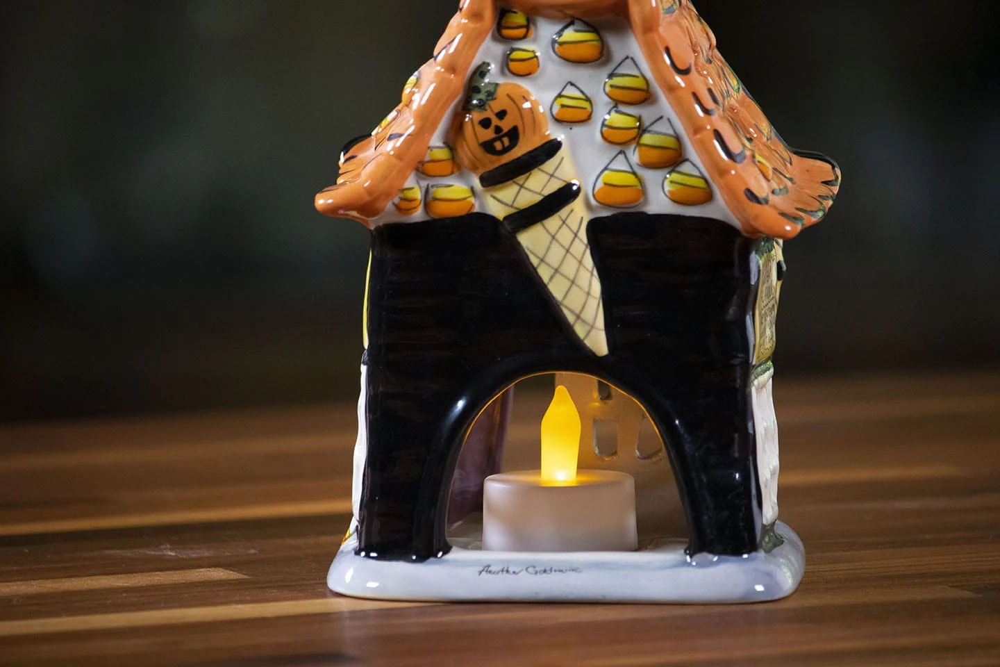 Clayworks I Scream Parlor Candle House - Image 3