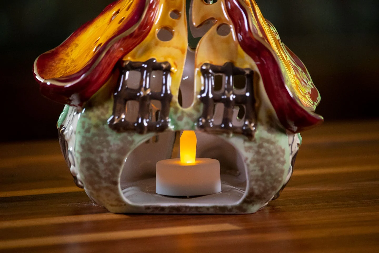 Clayworks Turning Leaf Thanksgiving Candle House - Image 2