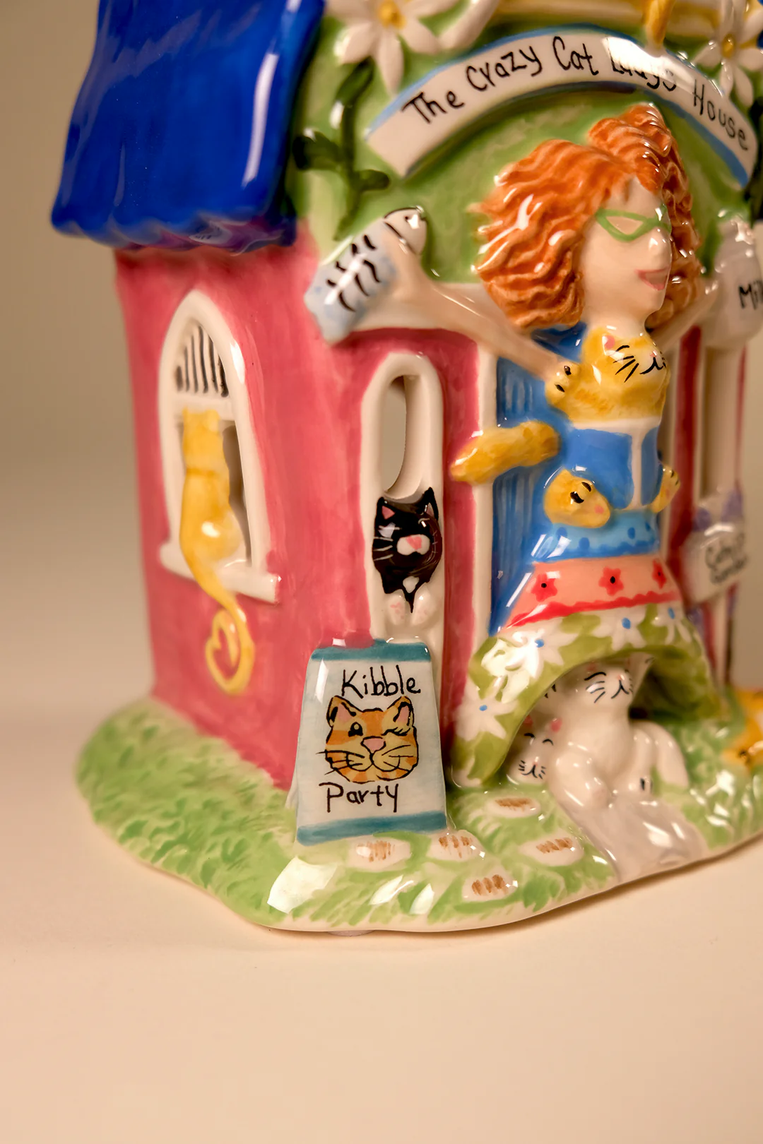 Crazy Cat Lady Candle House - Image 8