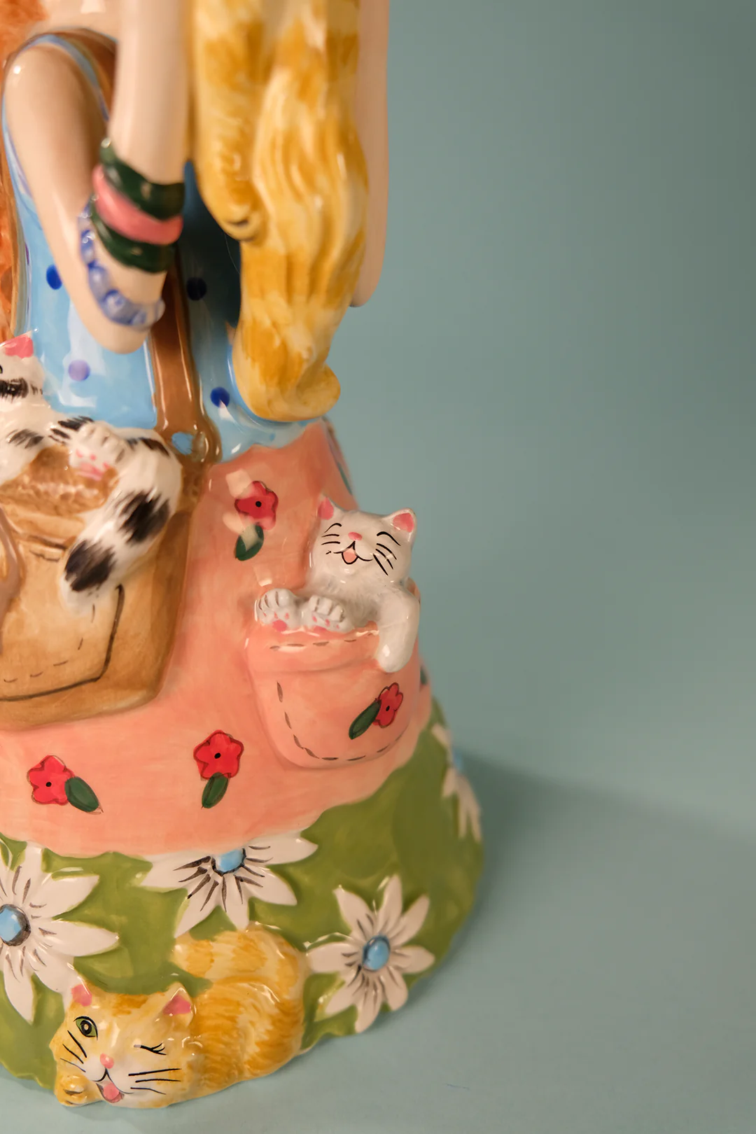Crazy Cat Lady Figurine - Image 11