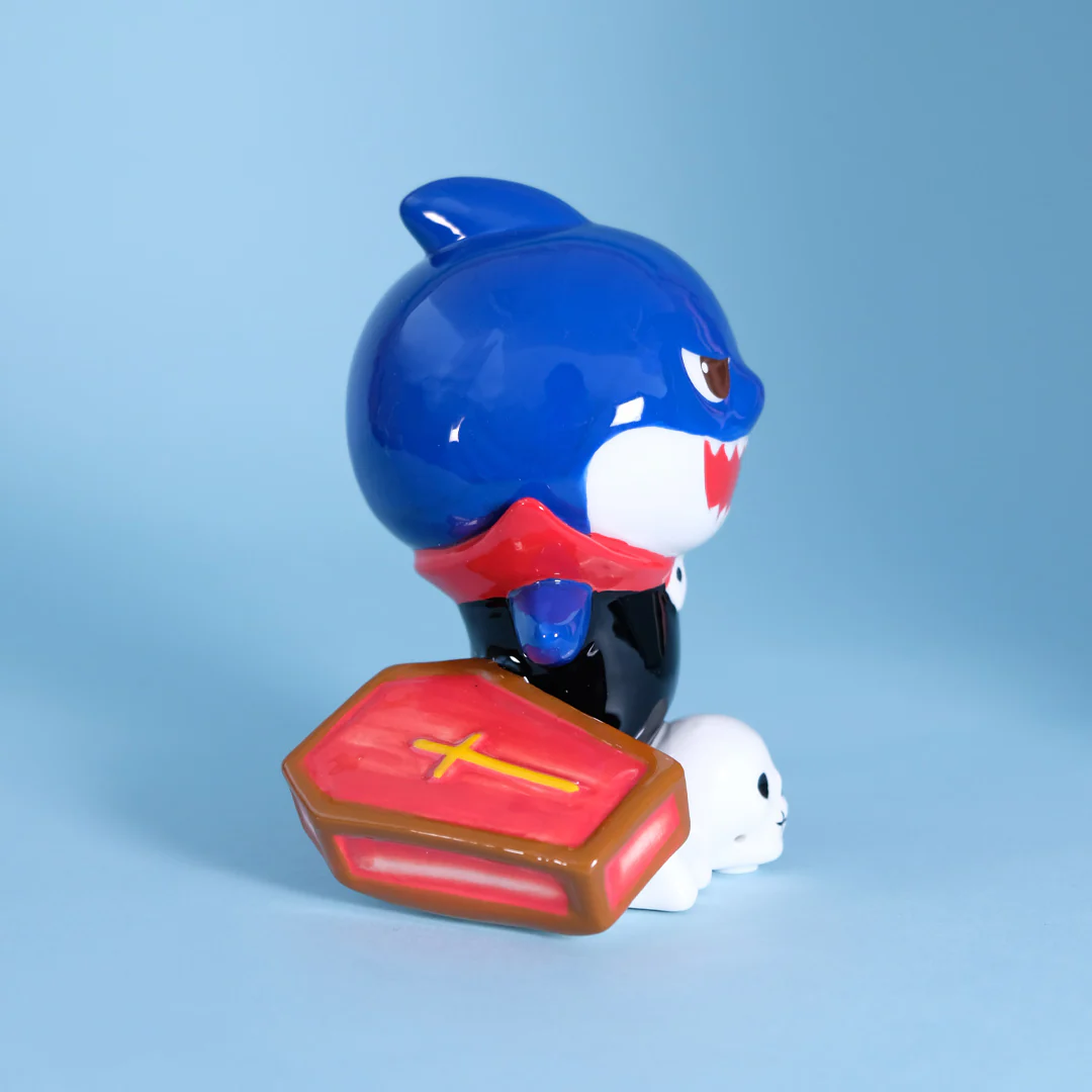 Daddy Shark Vampire Figurine - Image 4