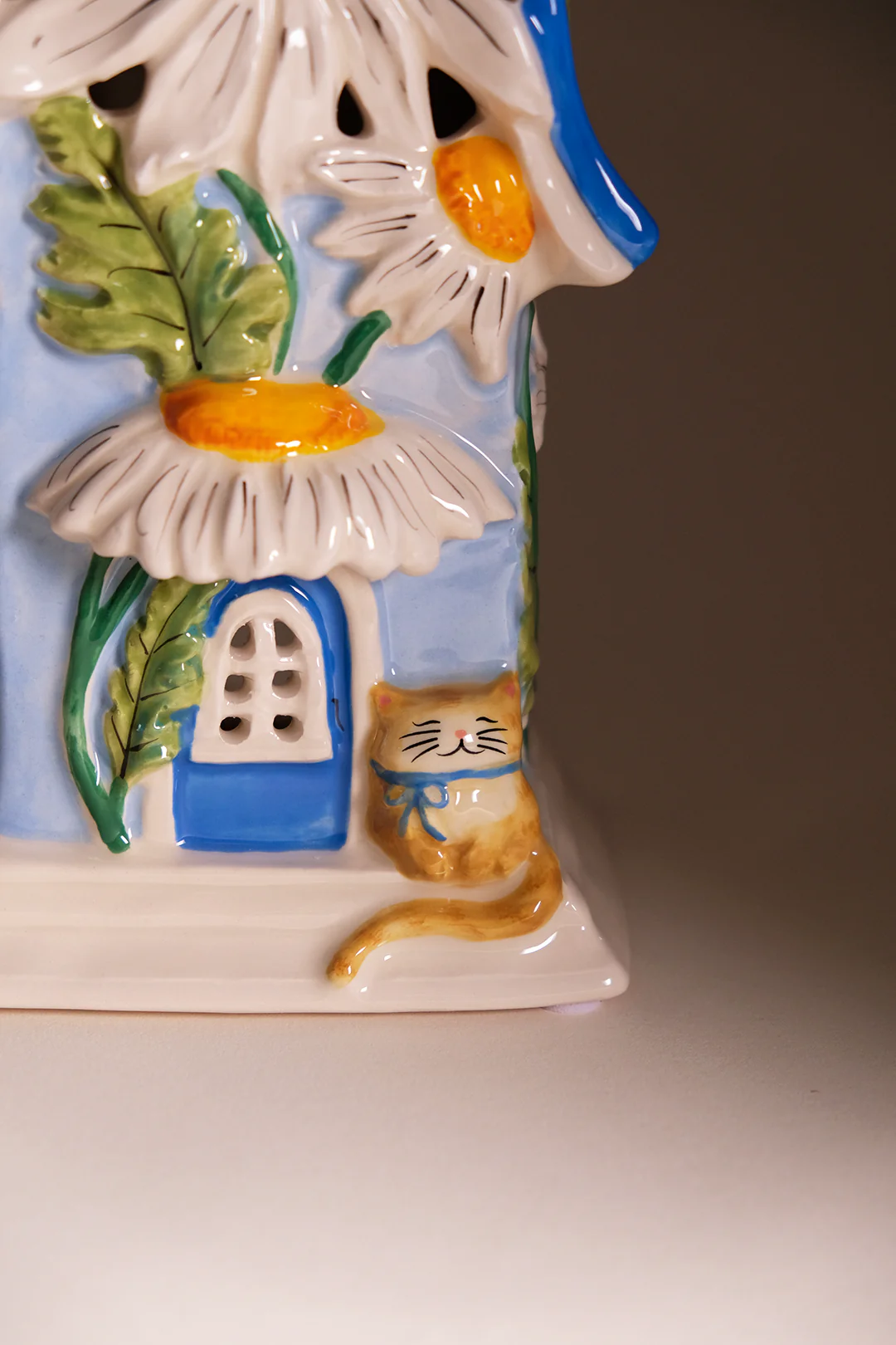 Daisy Garden Candle House - Image 10