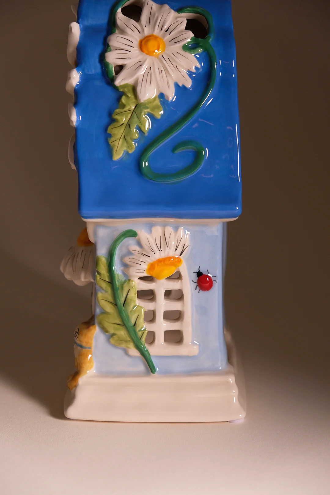 Daisy Garden Candle House - Image 9