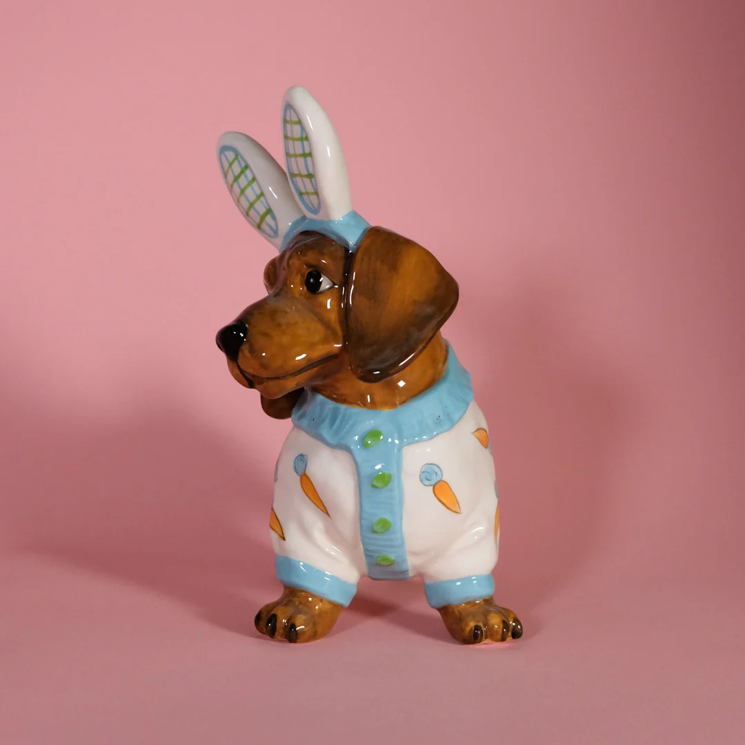 Dashing in Carrots Dachshund Figurine - Image 3