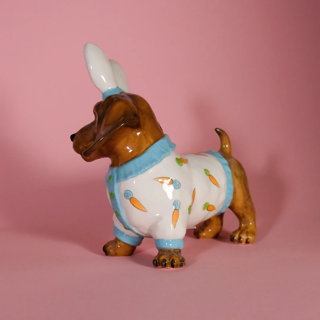 Dashing in Carrots Dachshund Figurine - Image 4