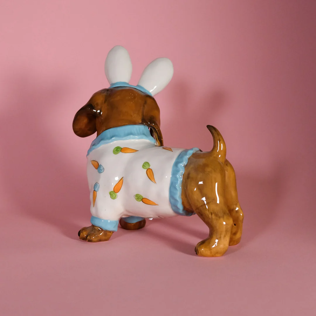 Dashing in Carrots Dachshund Figurine - Image 5