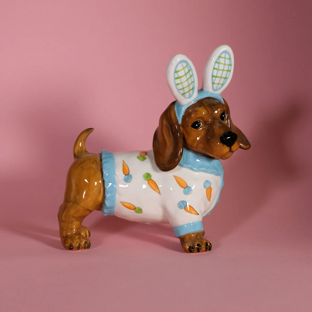Dashing in Carrots Dachshund Figurine - Image 6