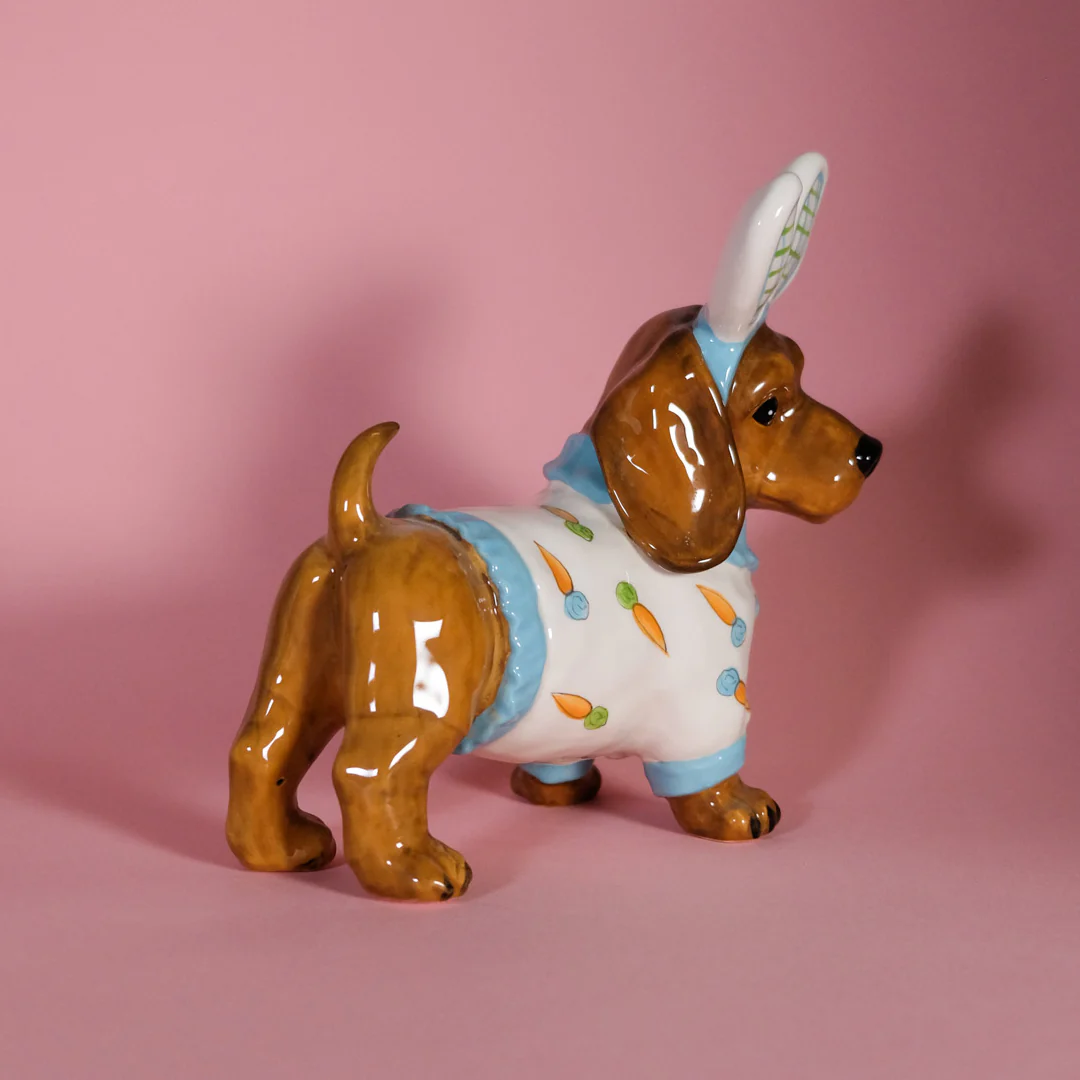 Dashing in Carrots Dachshund Figurine - Image 7