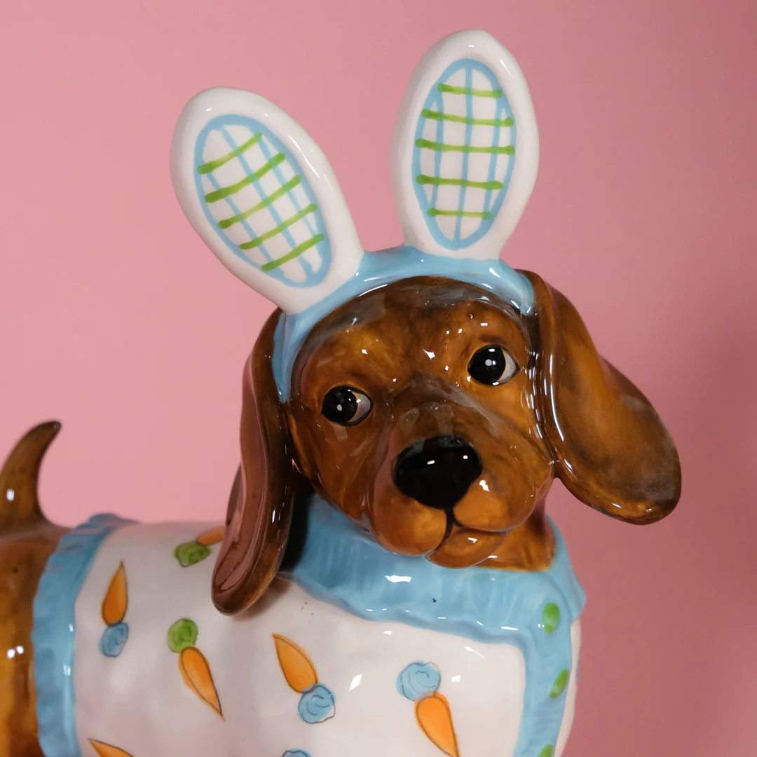 Dashing in Carrots Dachshund Figurine - Image 8