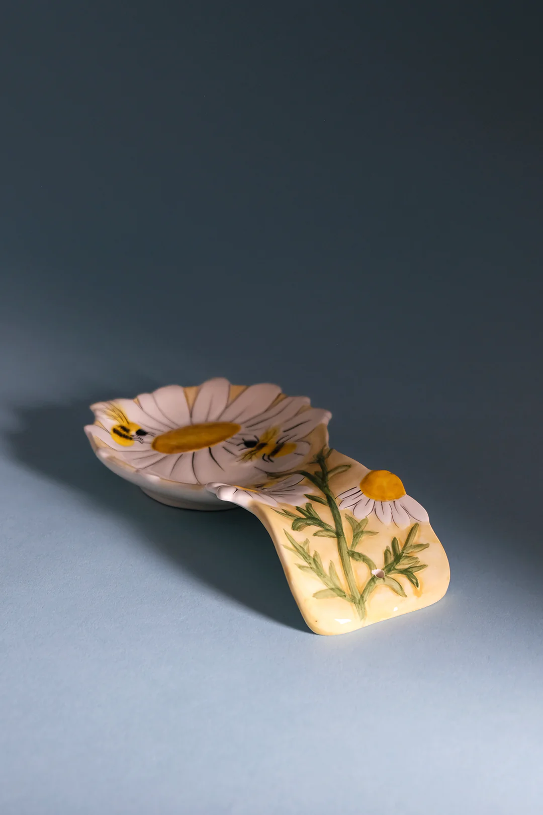 Flower and Honey Bee Spoon Rest - Image 4