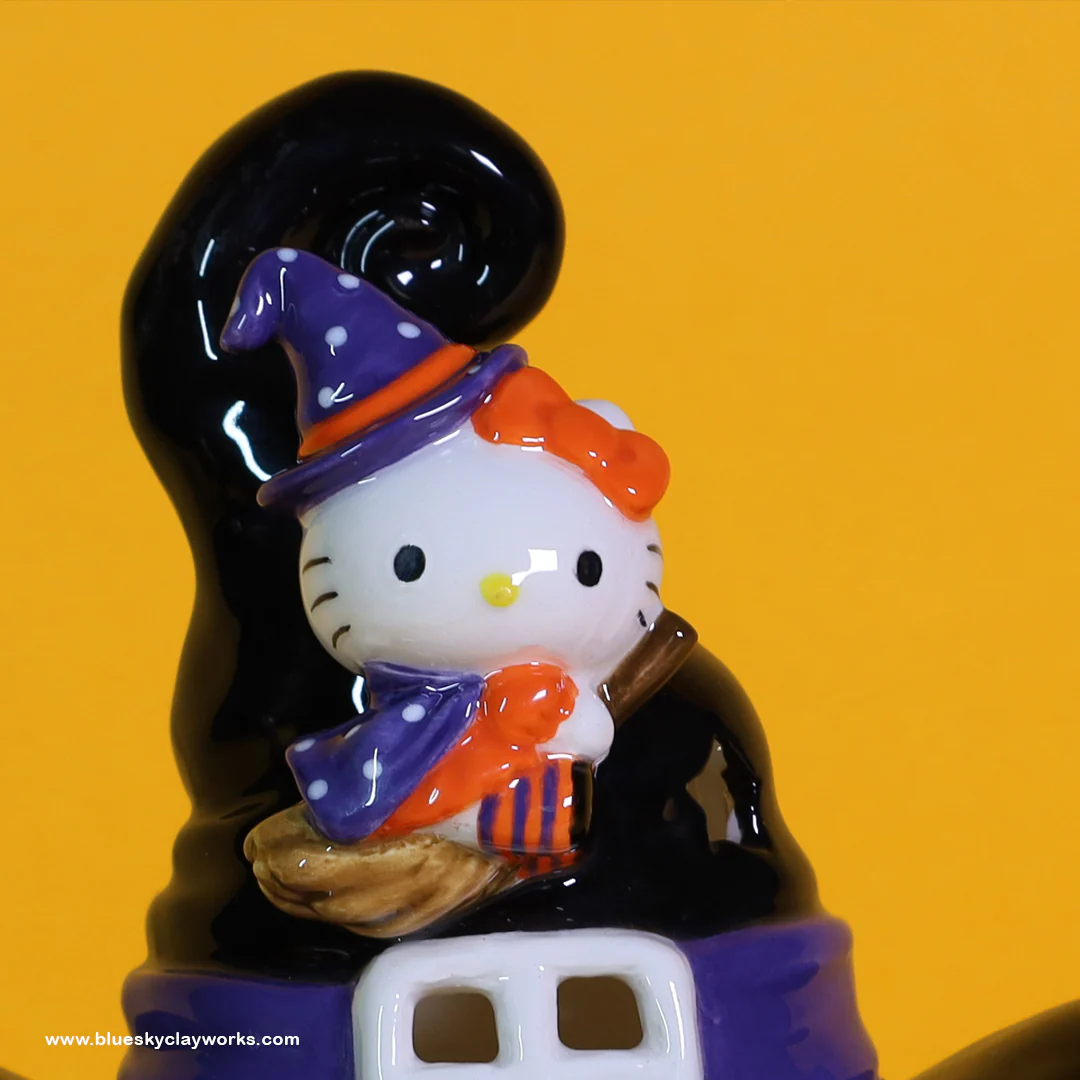 Hello Kitty and Kuromi Jack O Lantern Candle House - Image 3