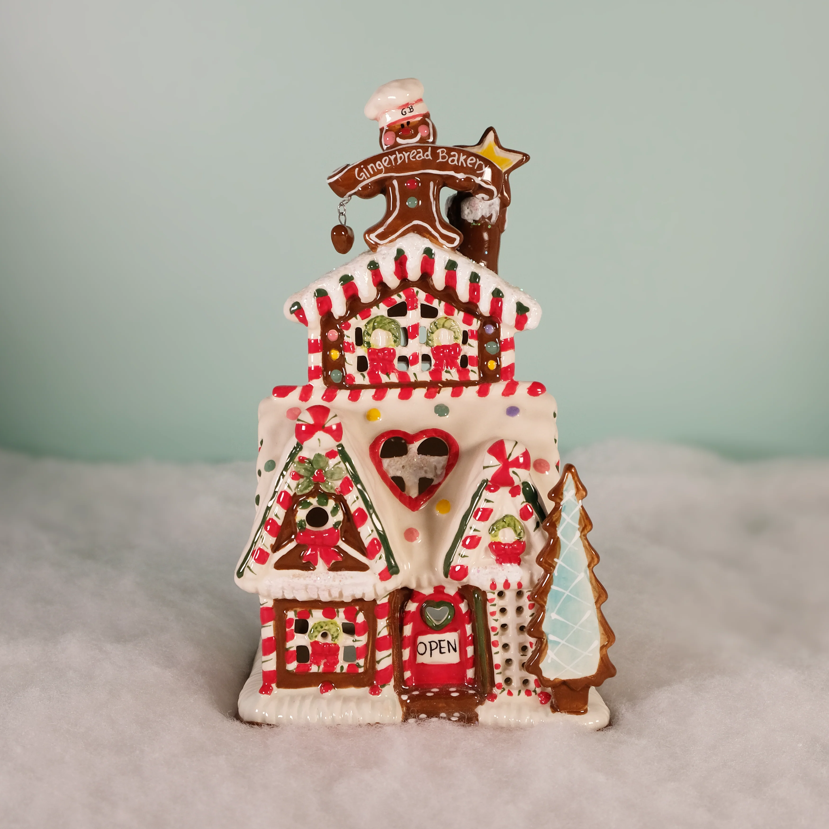 Gingerbead Bakery Candle House