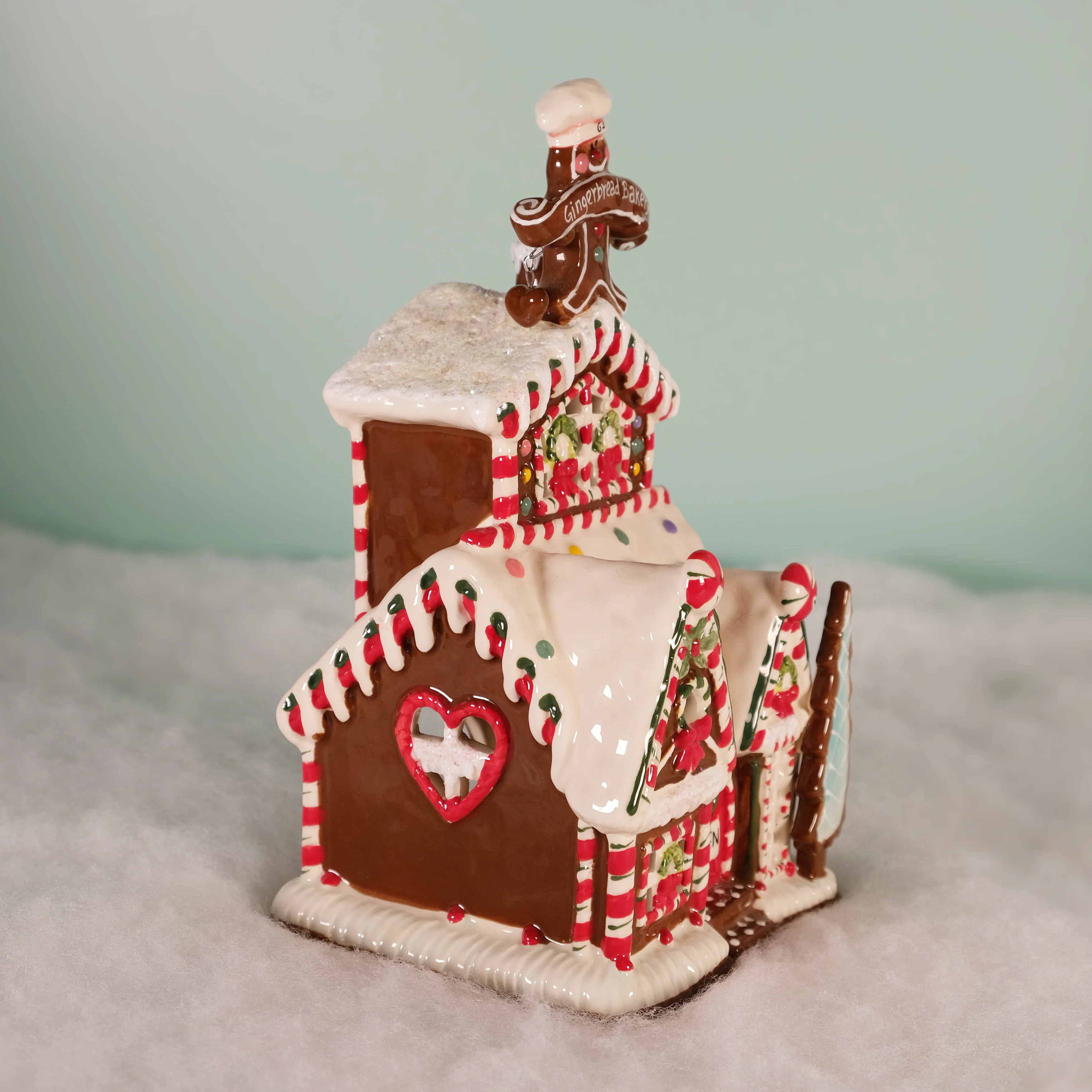 Gingerbead Bakery Candle House - Image 2