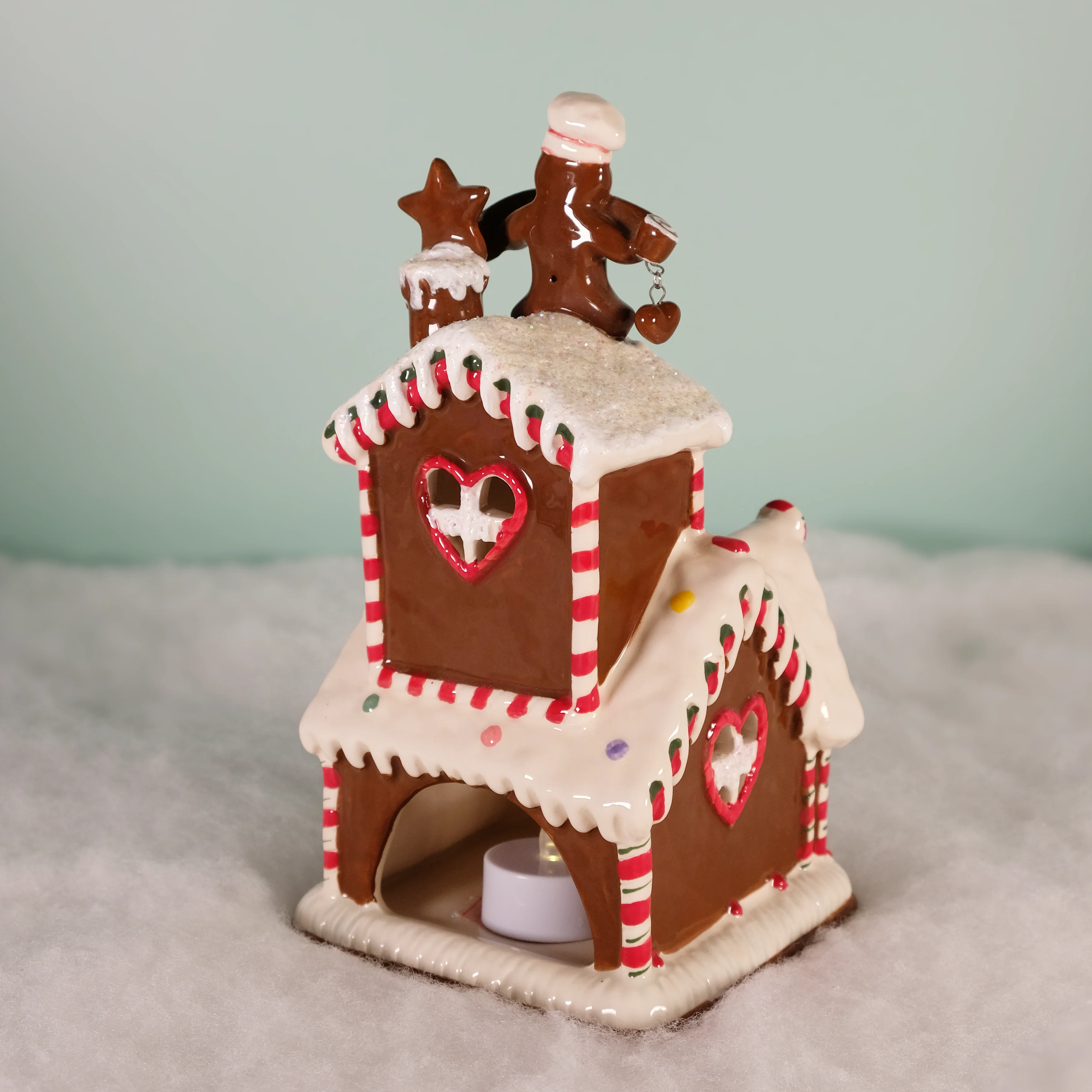 Gingerbead Bakery Candle House - Image 3