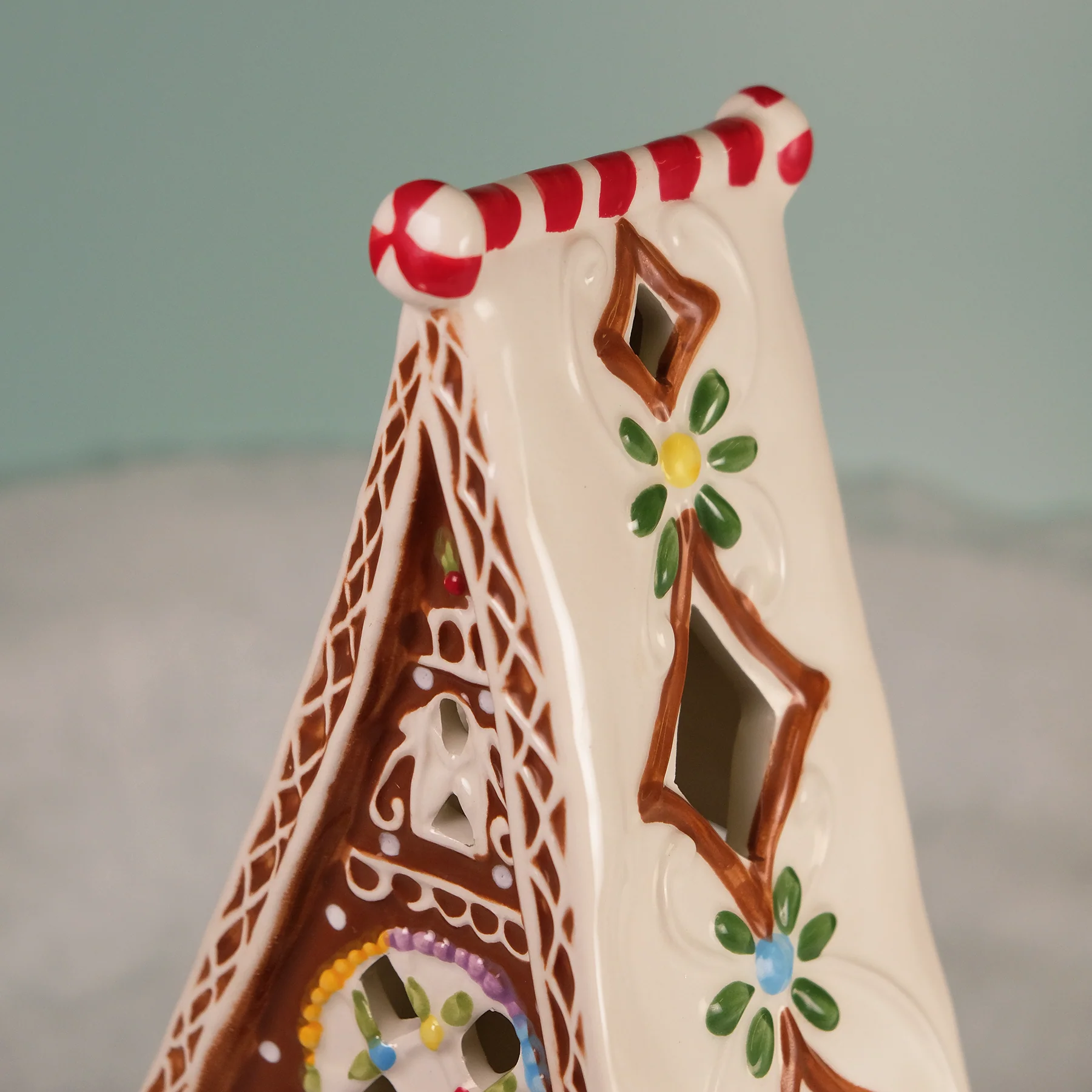Gingerbread Candle House - Image 5