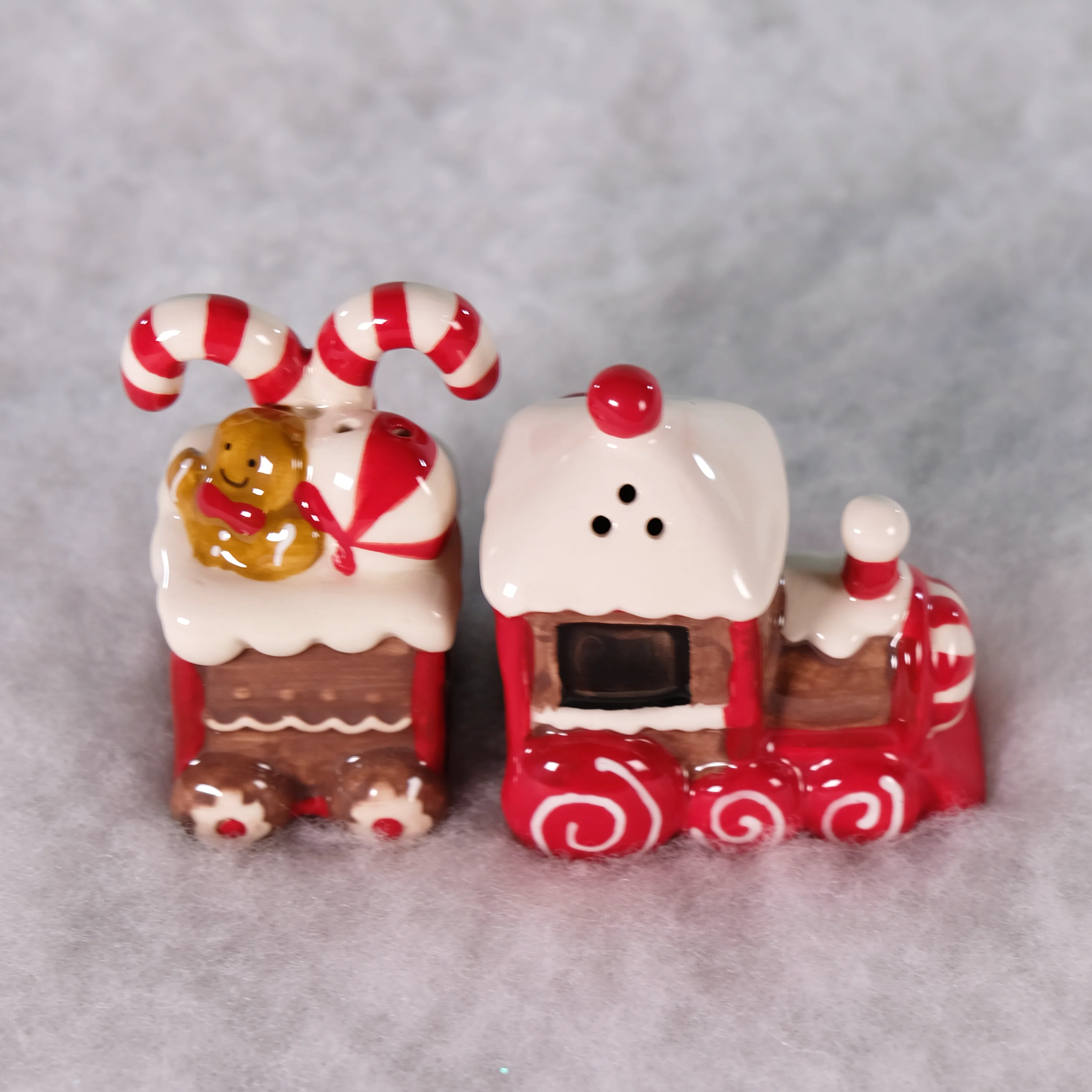 Gingerbread Train Salt & Pepper Set - Image 4