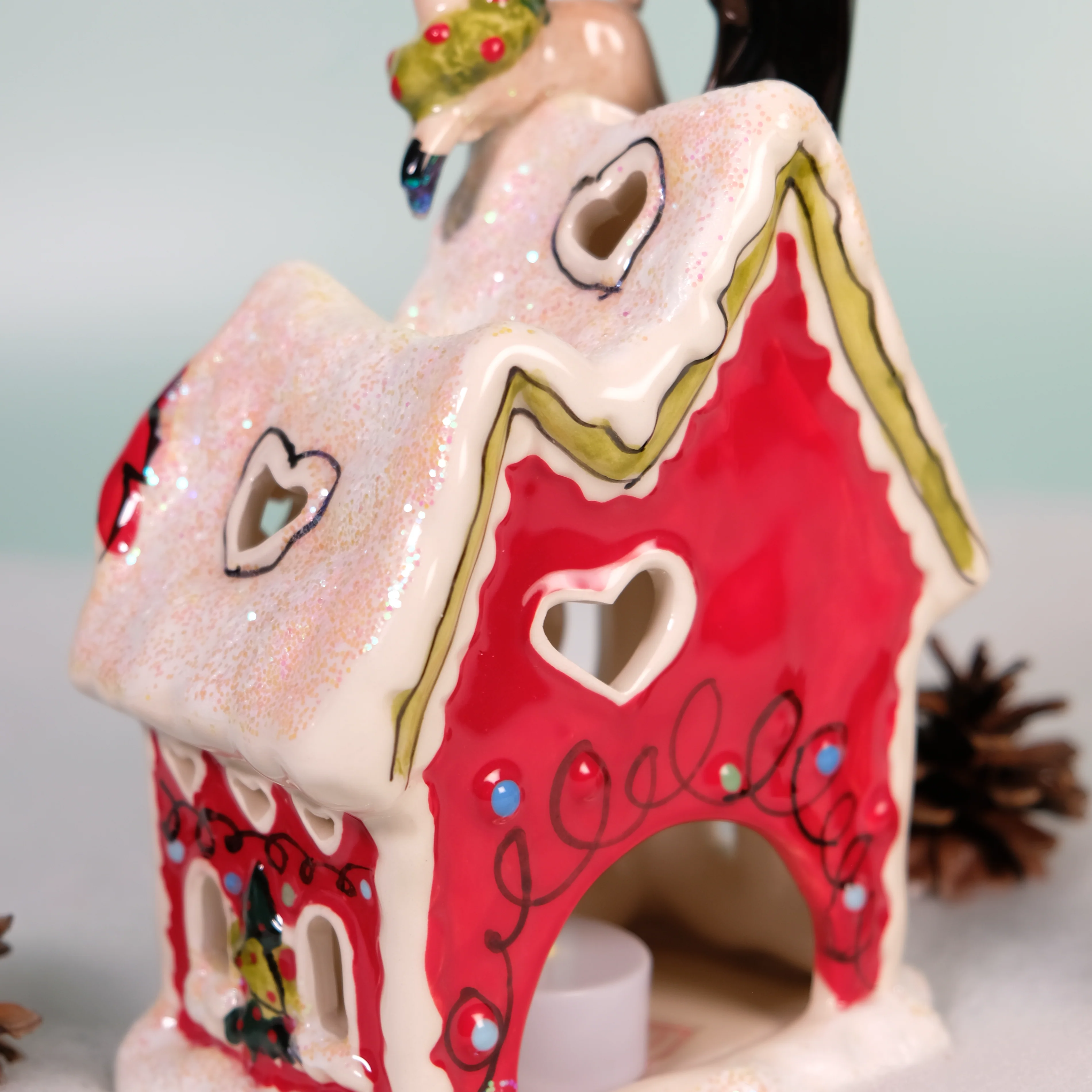 ReindeerVille - Happy Holiday Deer Candle House - Image 10