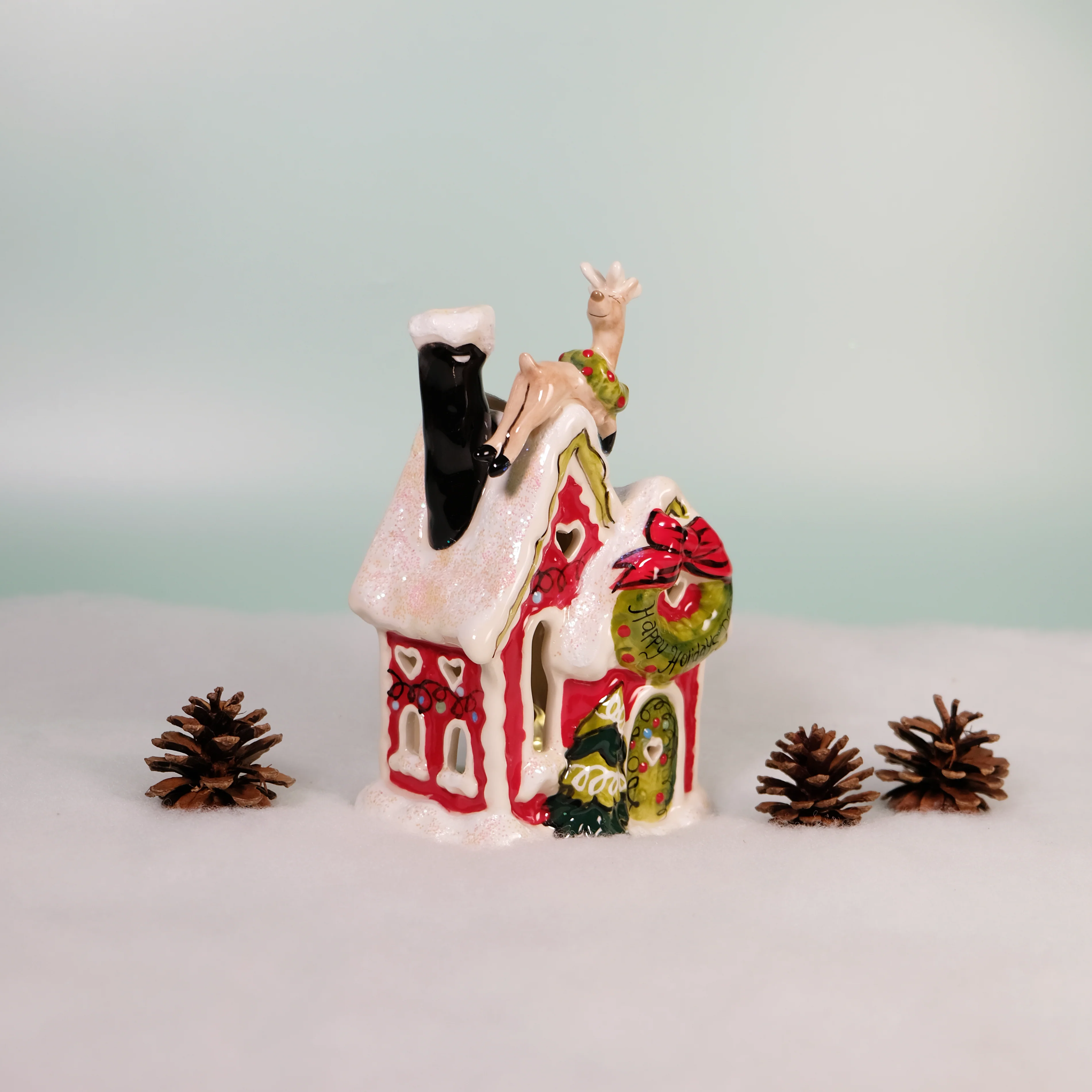 ReindeerVille - Happy Holiday Deer Candle House - Image 4