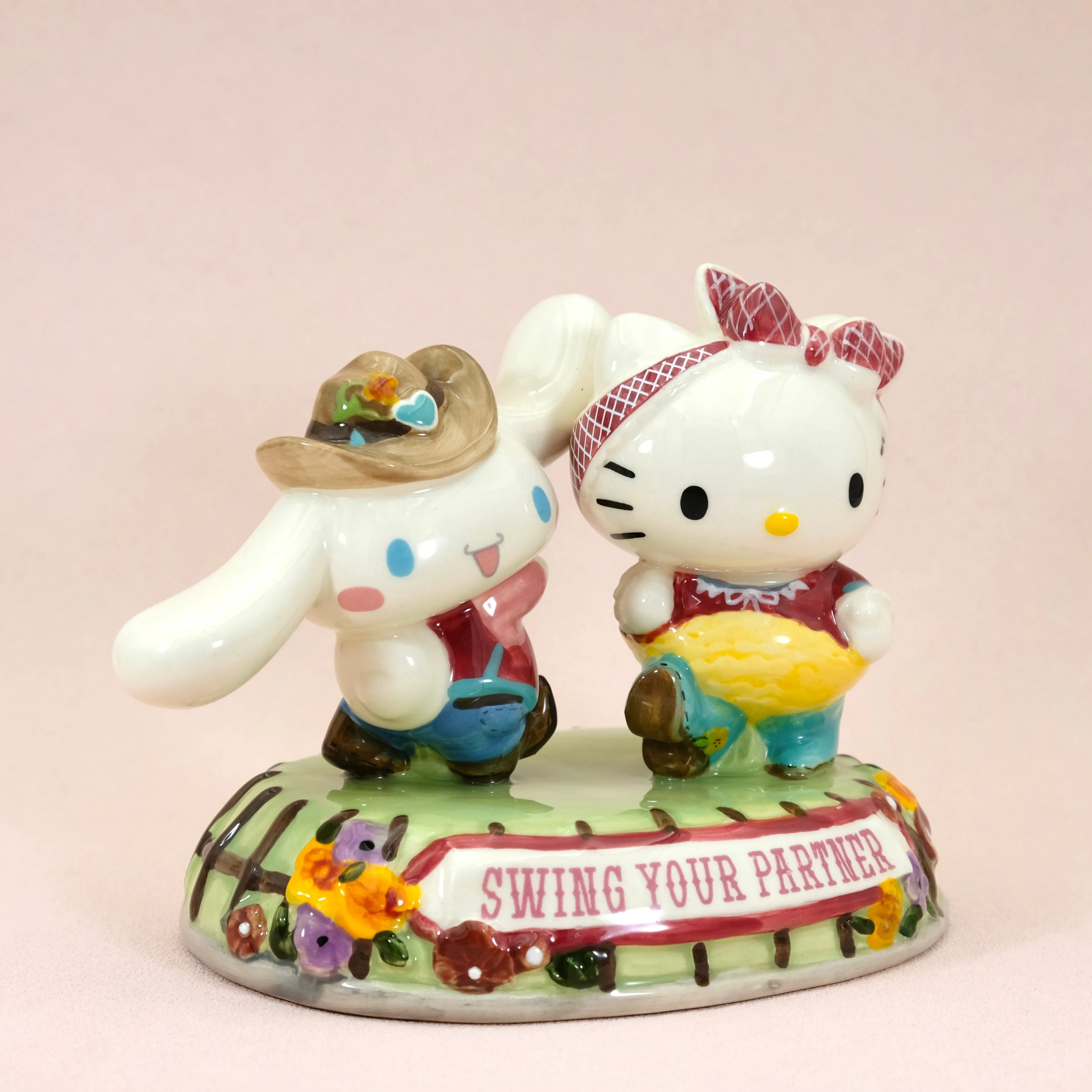 Hello Kitty and Cinnamoroll Swing Your Partner Figurine
