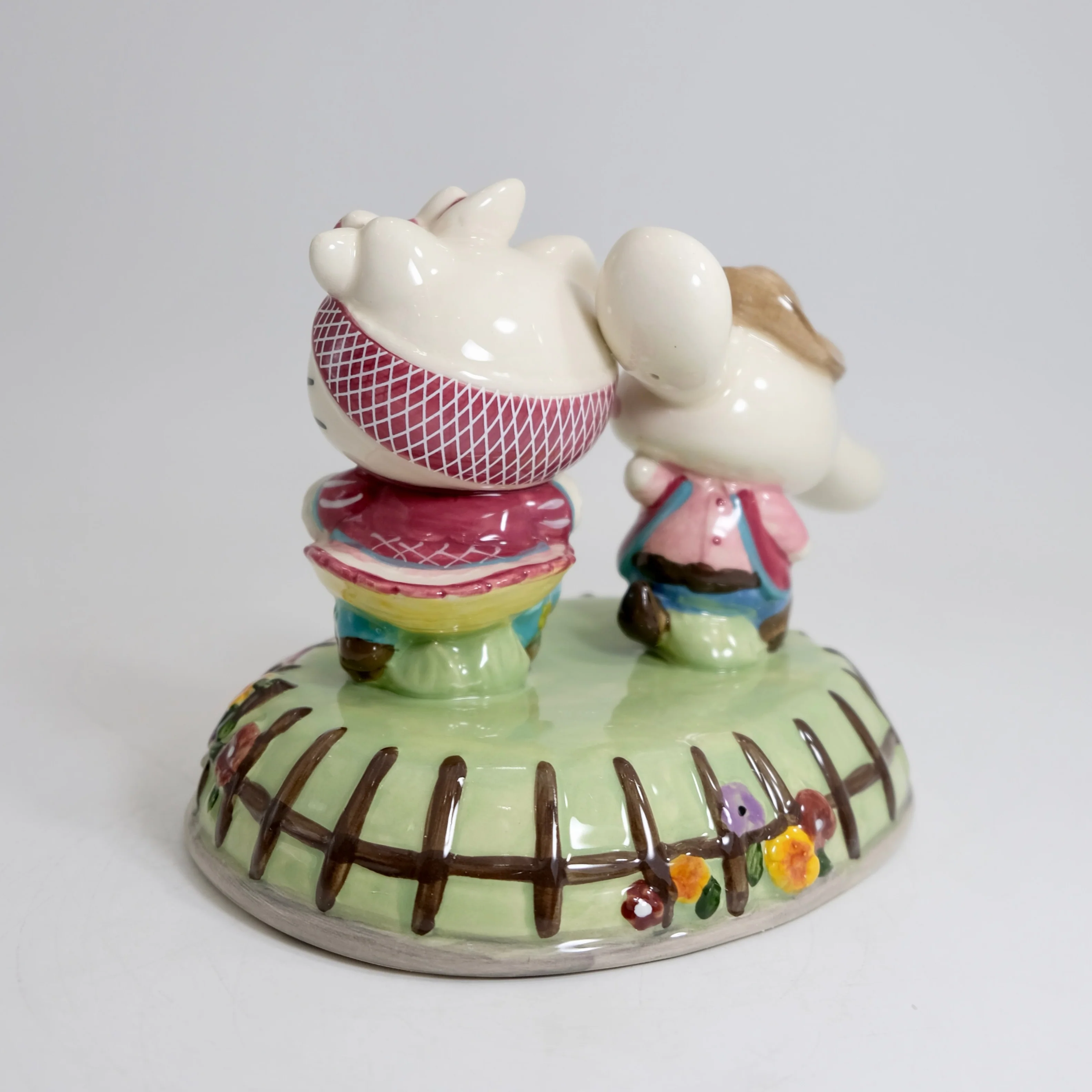 Hello Kitty and Cinnamoroll Swing Your Partner Figurine - Image 8