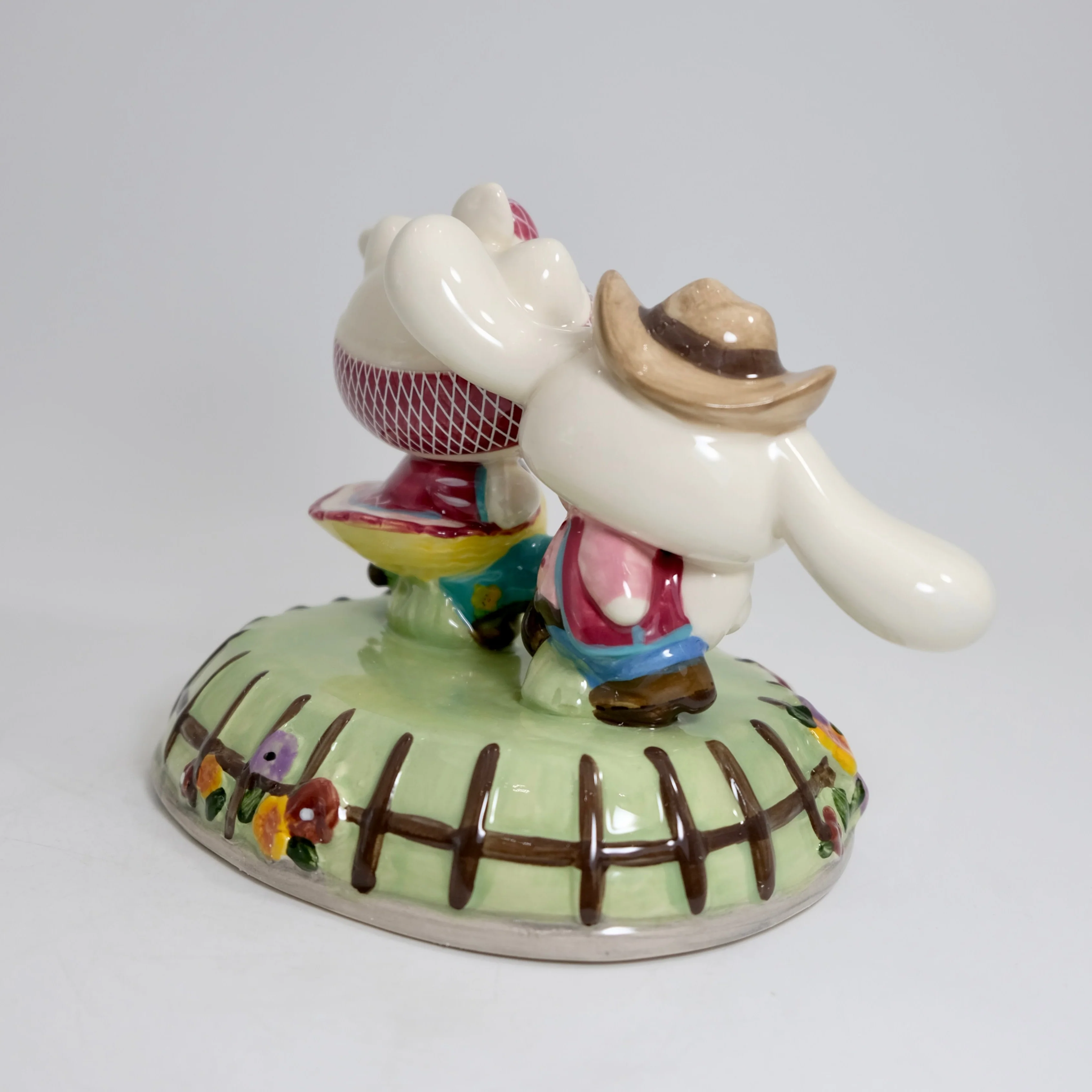 Hello Kitty and Cinnamoroll Swing Your Partner Figurine - Image 9