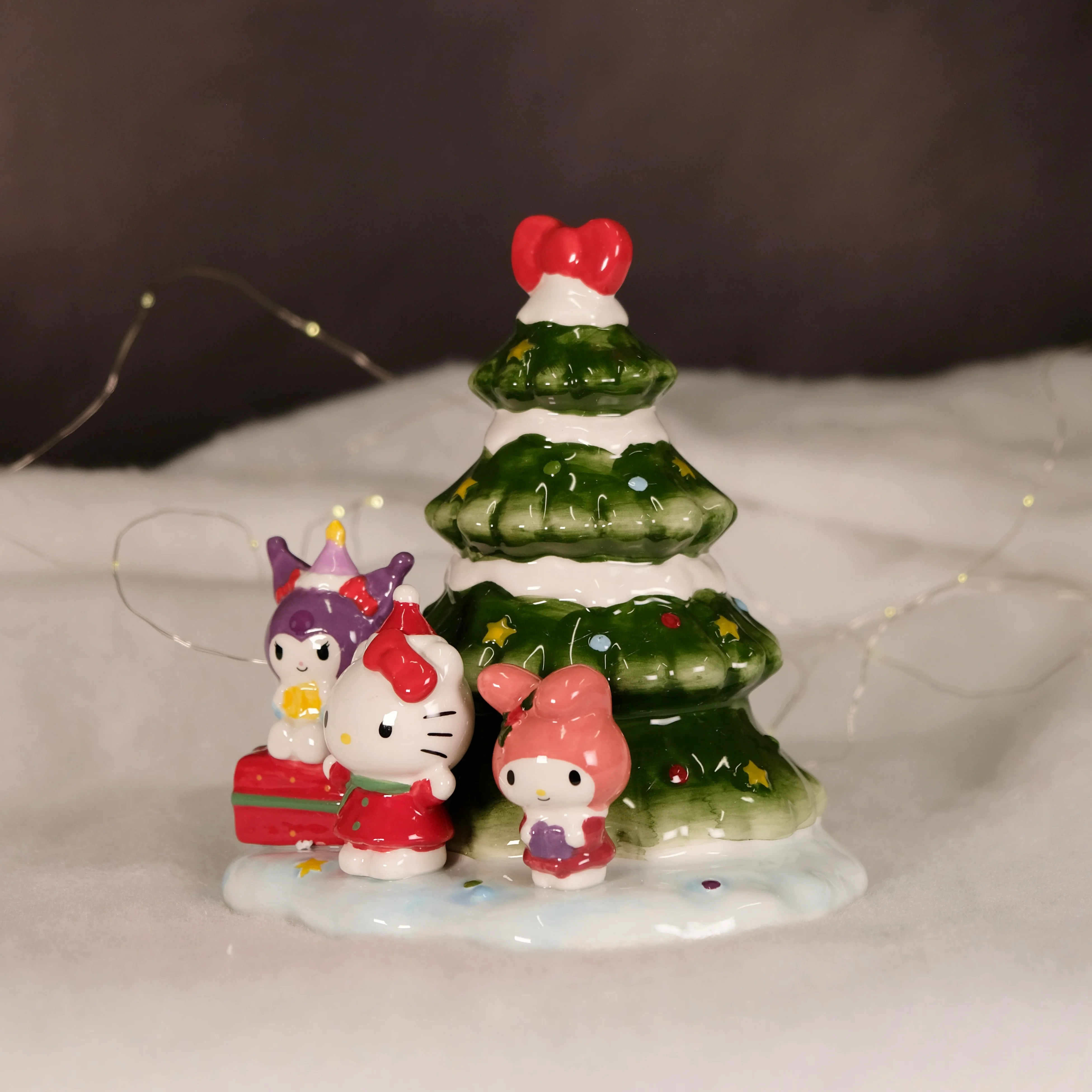 HELLO KITTY AND FRIENDS CAROLING AROUND THE TREE FIGURINE - Image 3