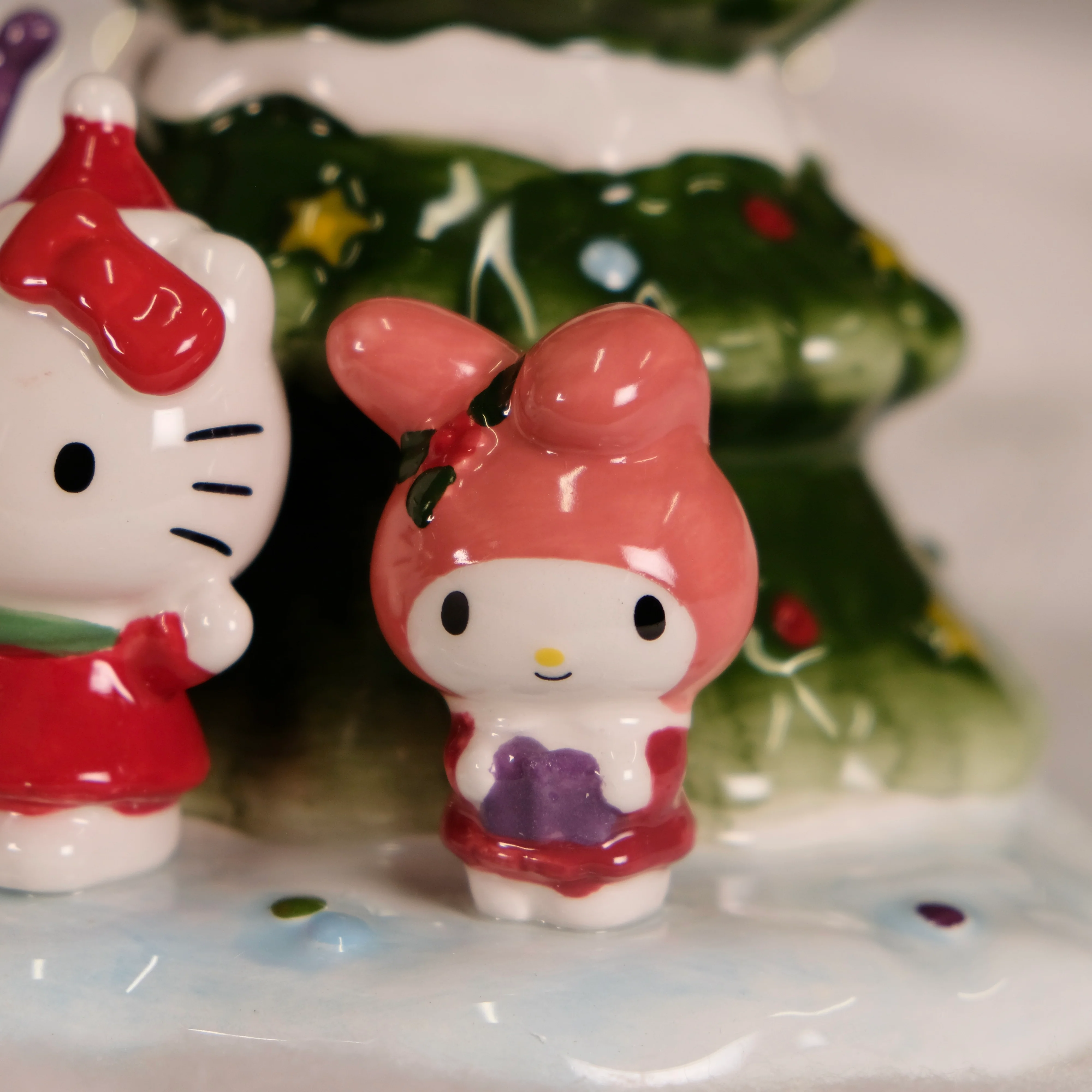 HELLO KITTY AND FRIENDS CAROLING AROUND THE TREE FIGURINE - Image 6