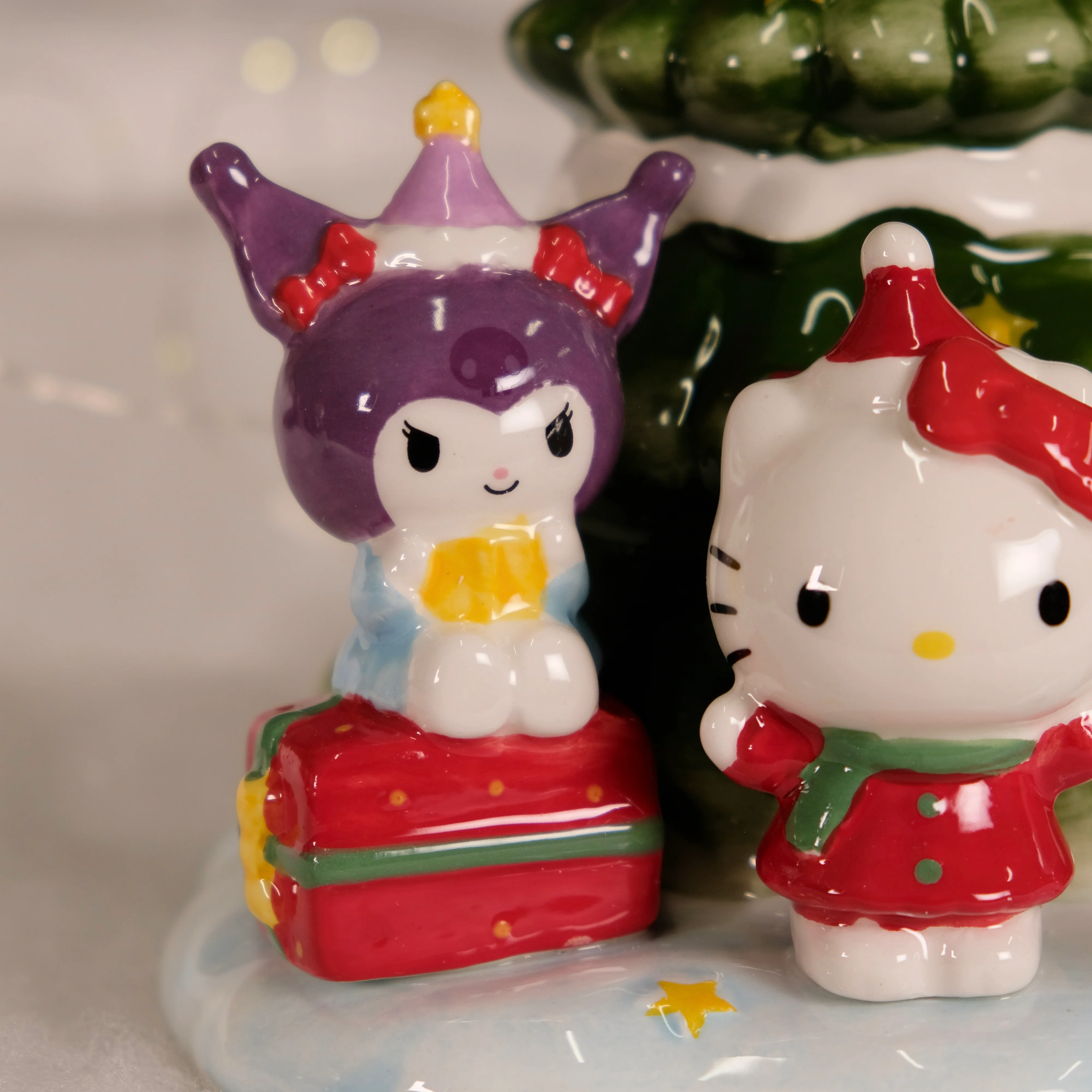 HELLO KITTY AND FRIENDS CAROLING AROUND THE TREE FIGURINE - Image 7