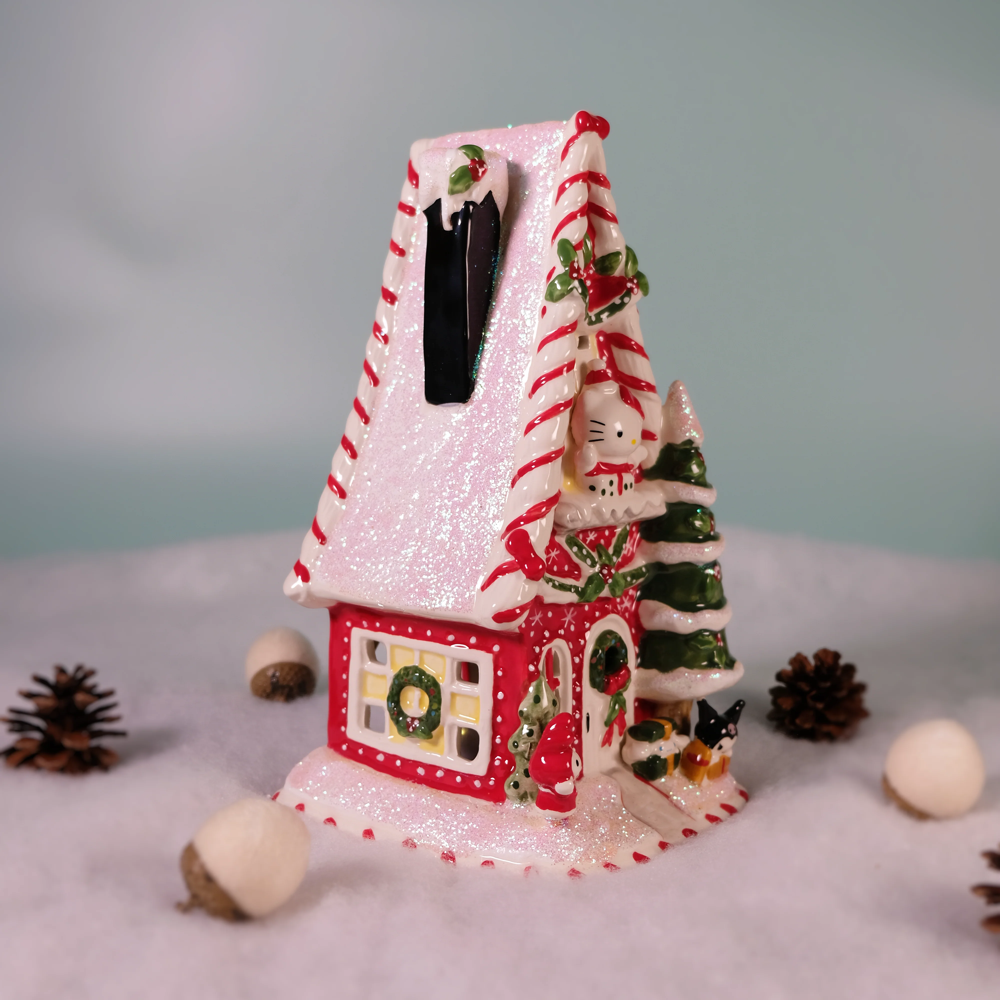 Hello Kitty and Friends Christmas Candle House - Image 2