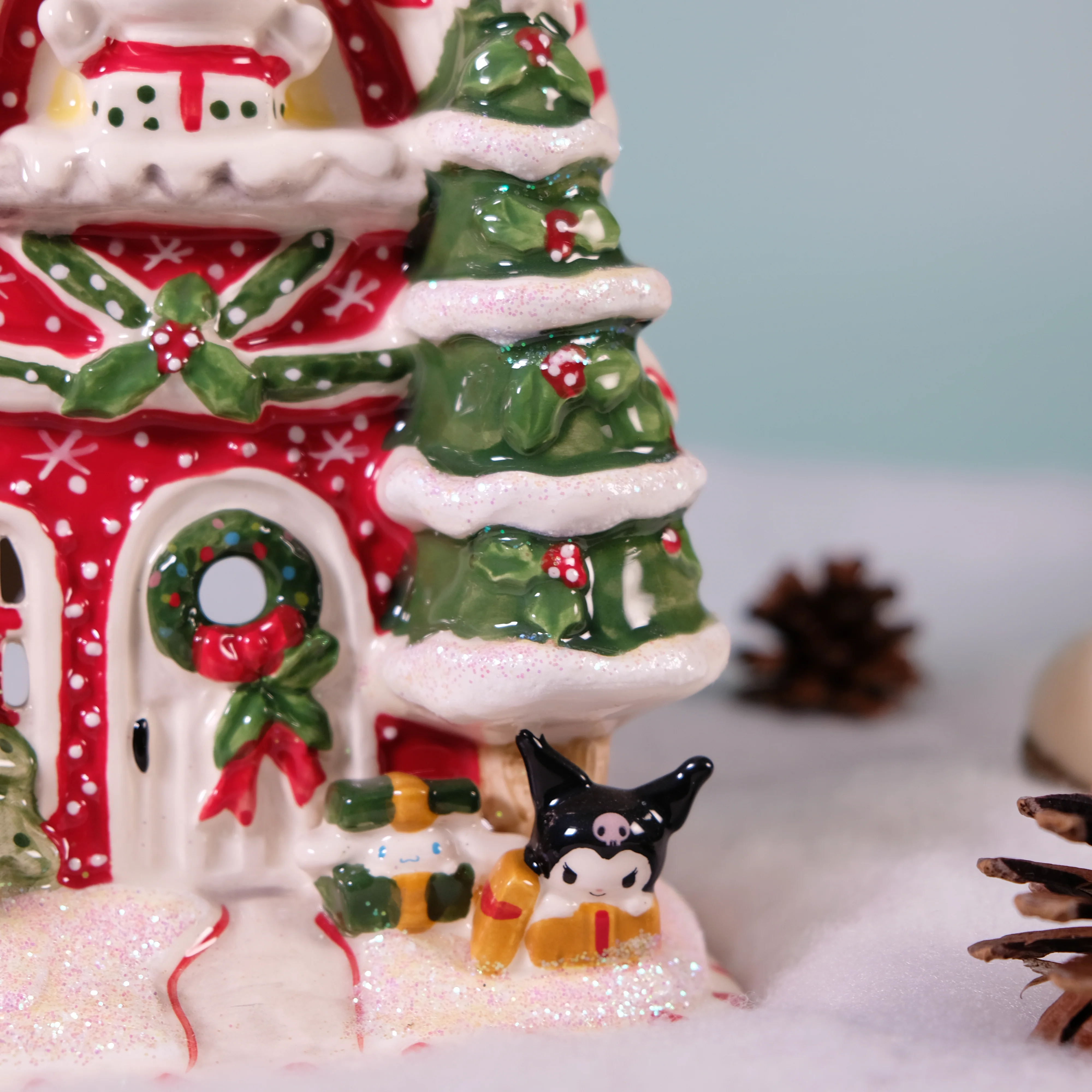Hello Kitty and Friends Christmas Candle House - Image 9