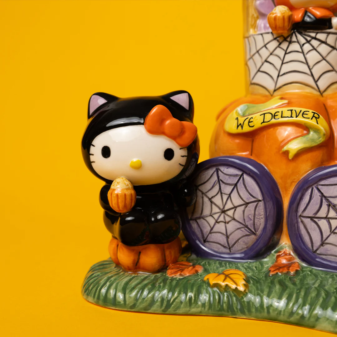 Hello Kitty and Friends Pumpkin Cafe Latte Candle House - Image 3
