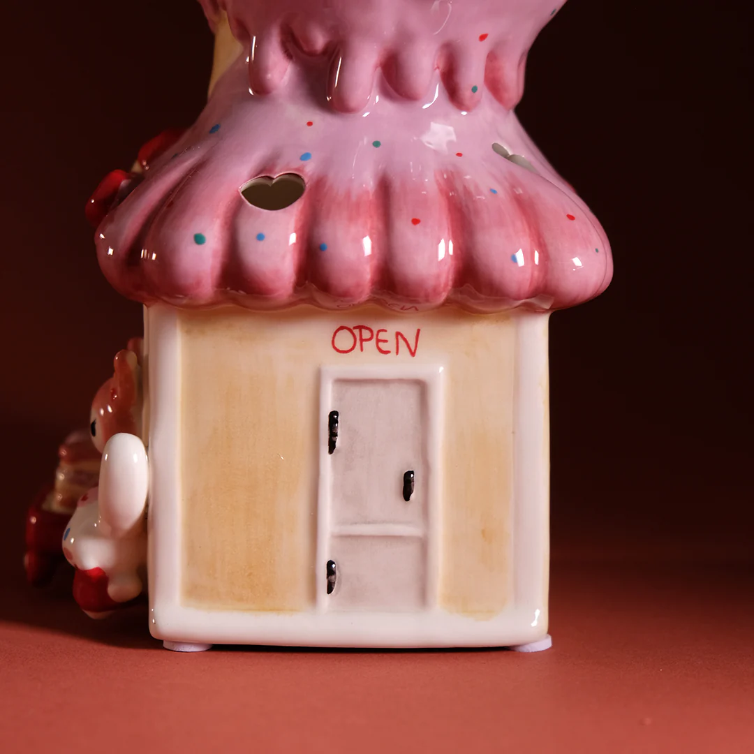 Hello Kitty and Friends Sweet Heart Donut Shop Candle House - Image 6