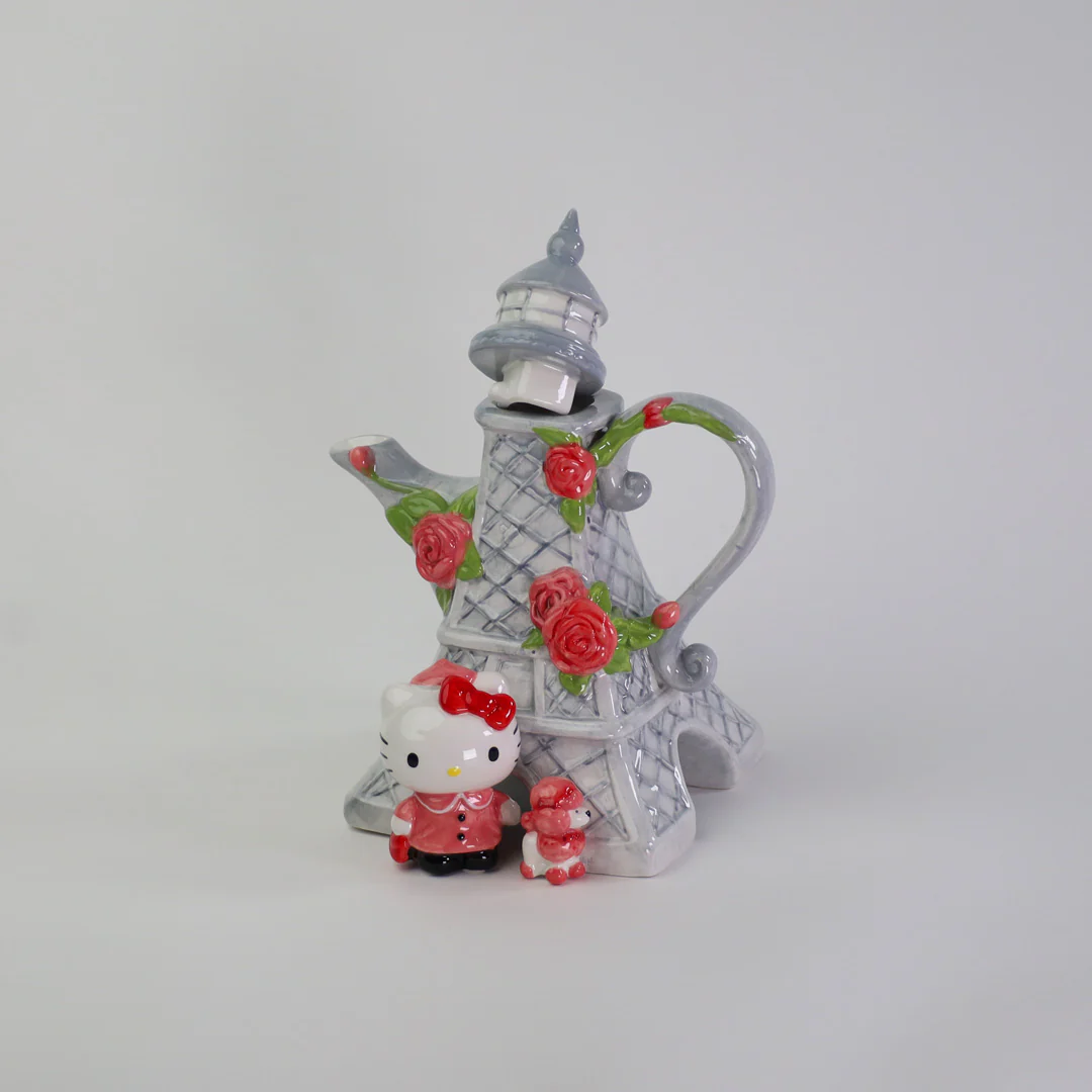 Hello Kitty Bonjour Paris Teapot - Image 3