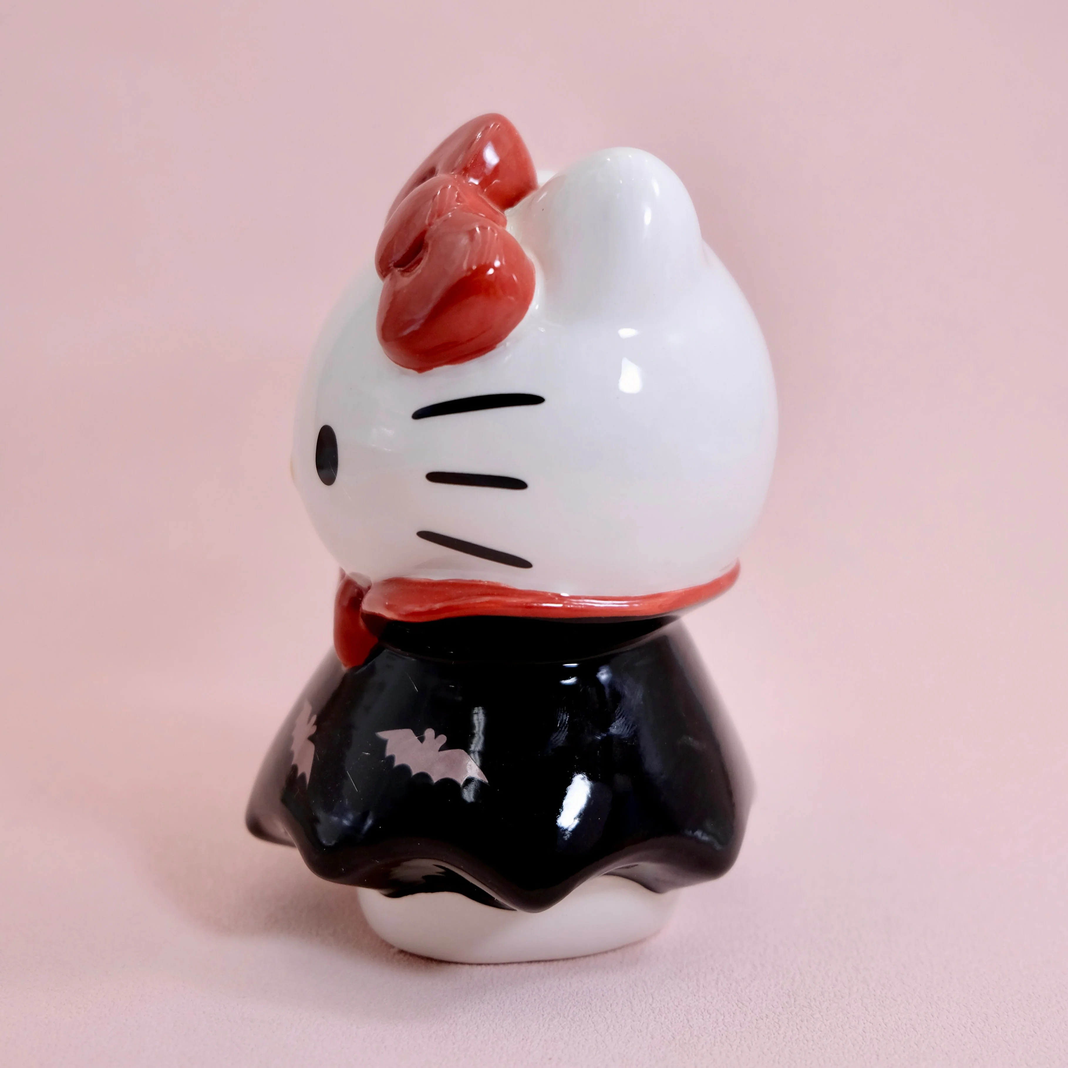 Hello Kitty Countess Bat Figurine - Image 2