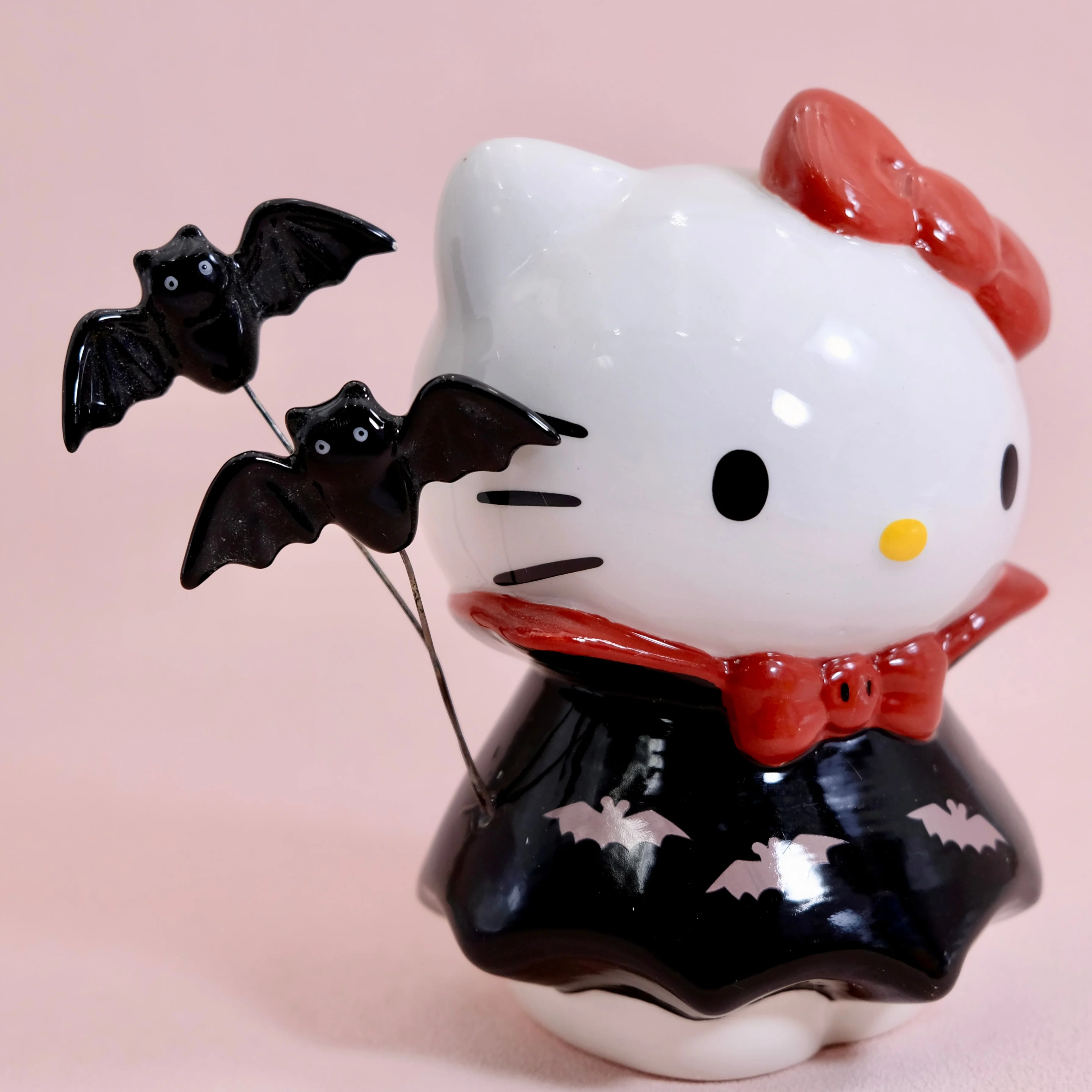 Hello Kitty Countess Bat Figurine - Image 5