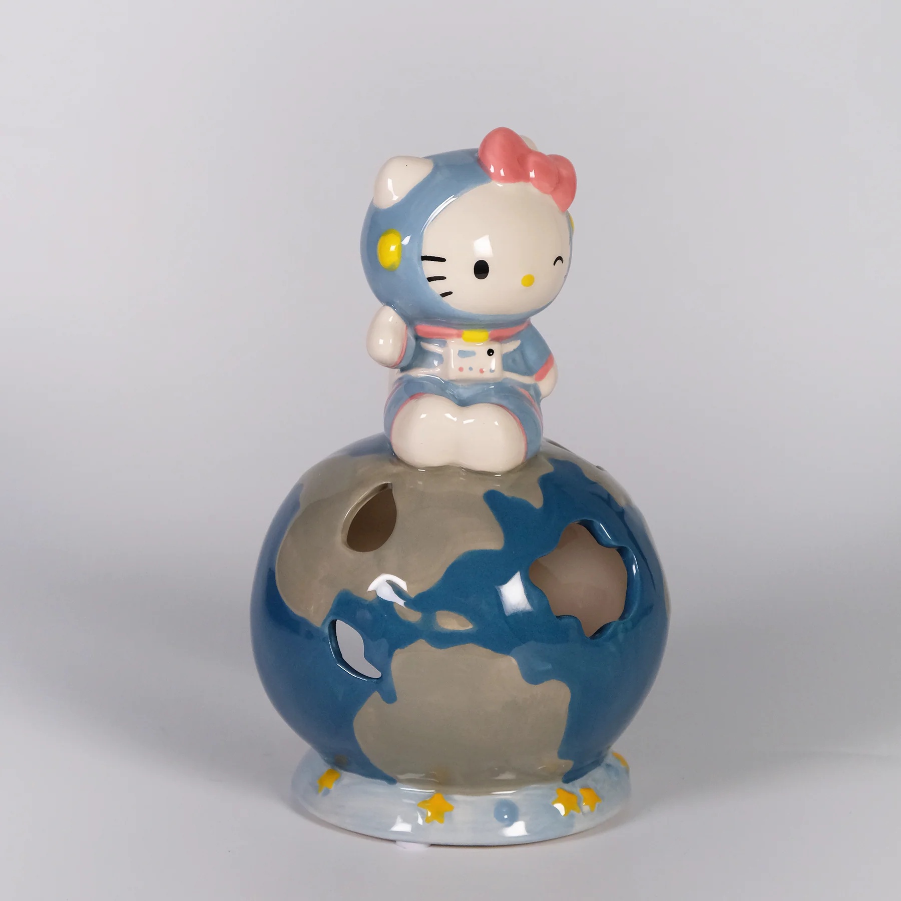 Hello Kitty Earth Explorer Candle House - Image 5